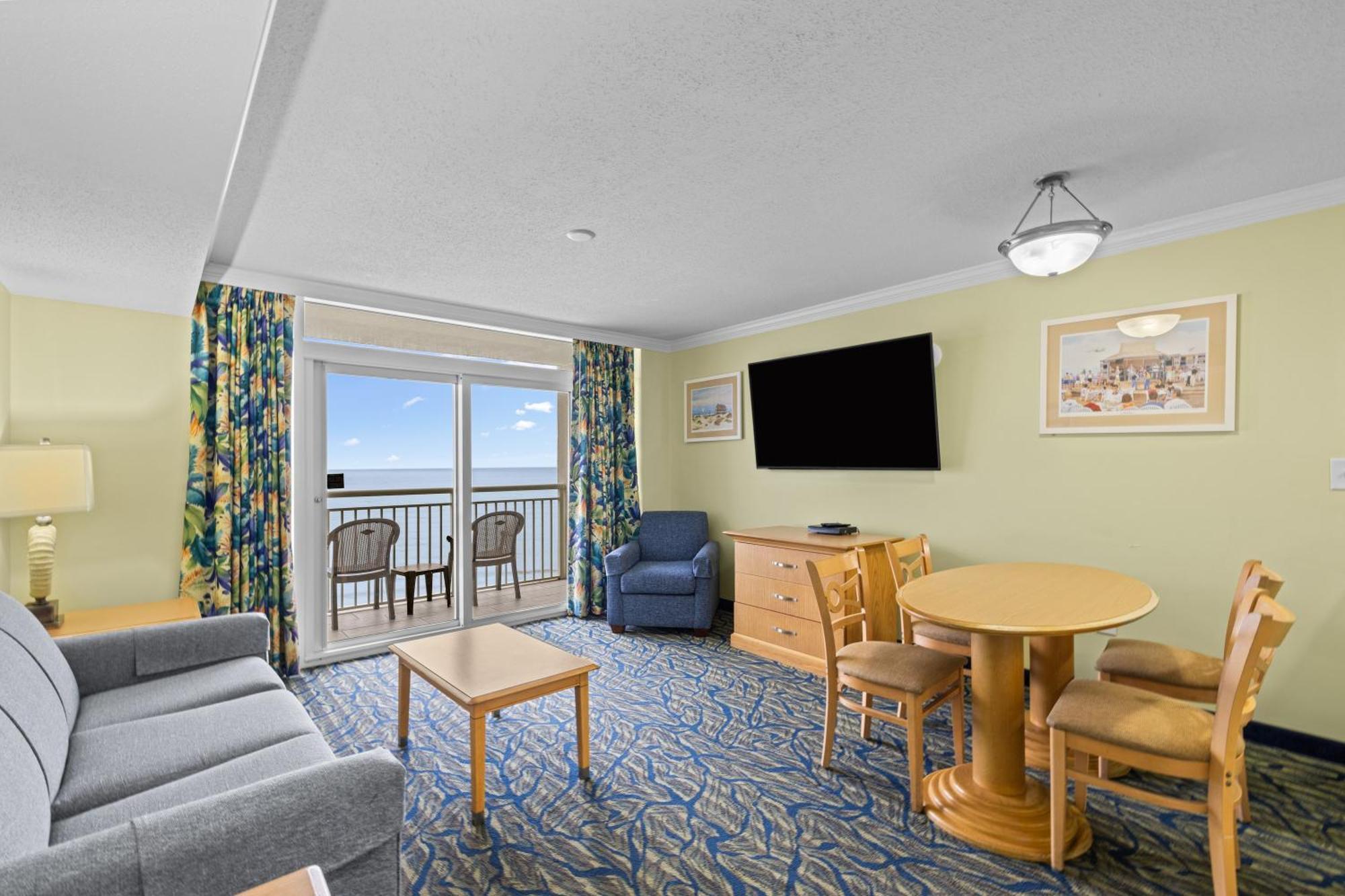 Oceanfront Deluxe One Bedroom King Condo