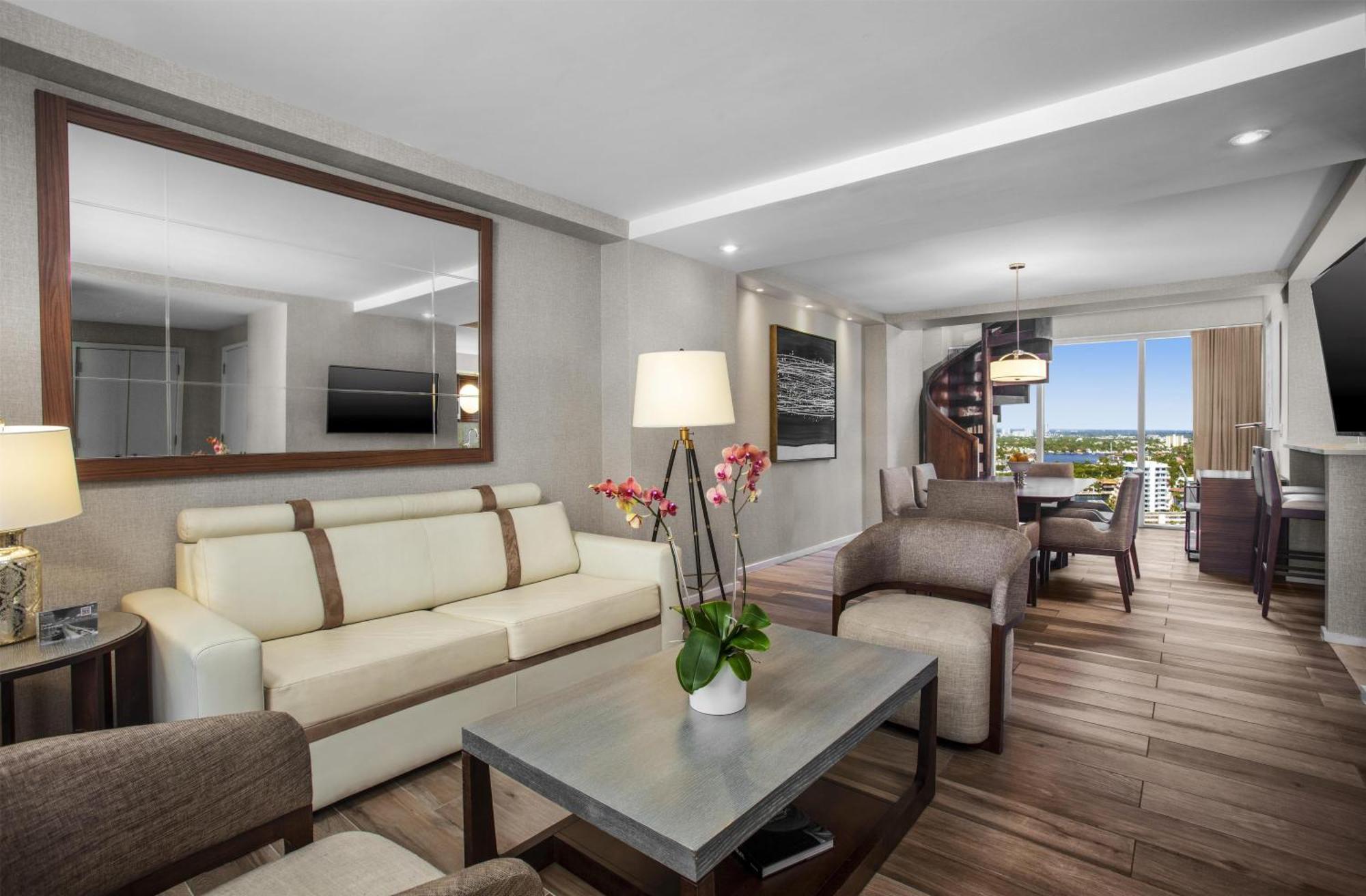 One-Bedroom Poolside Duplex Suite,1758449338:JPEG