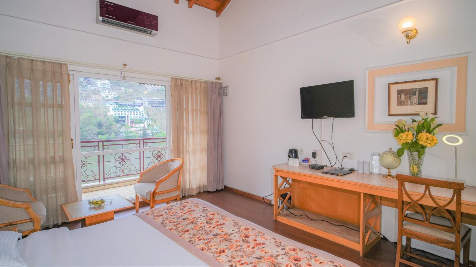 Lake Facing AC Super Deluxe Room