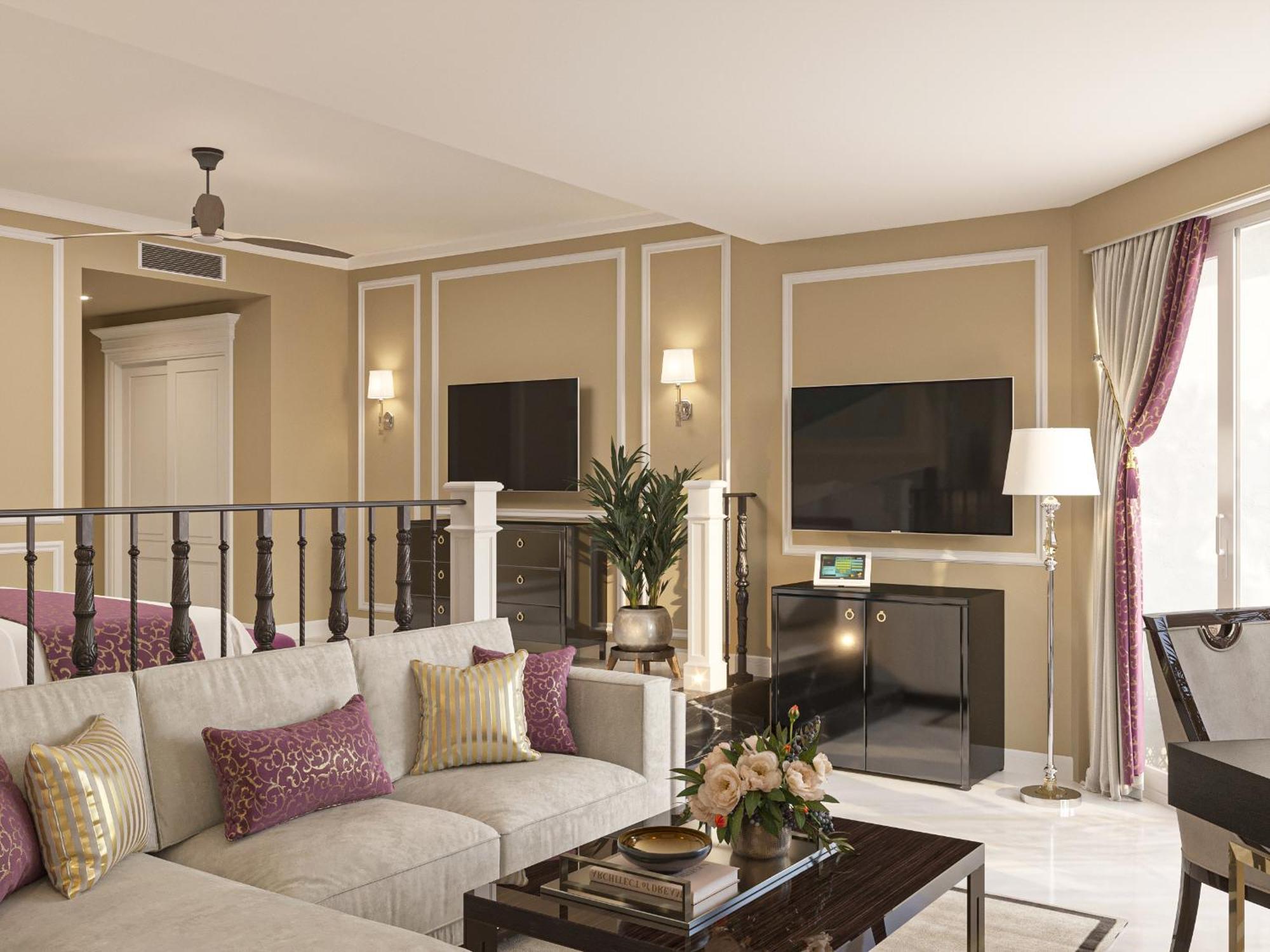 Swim-Up Luxury King Suite