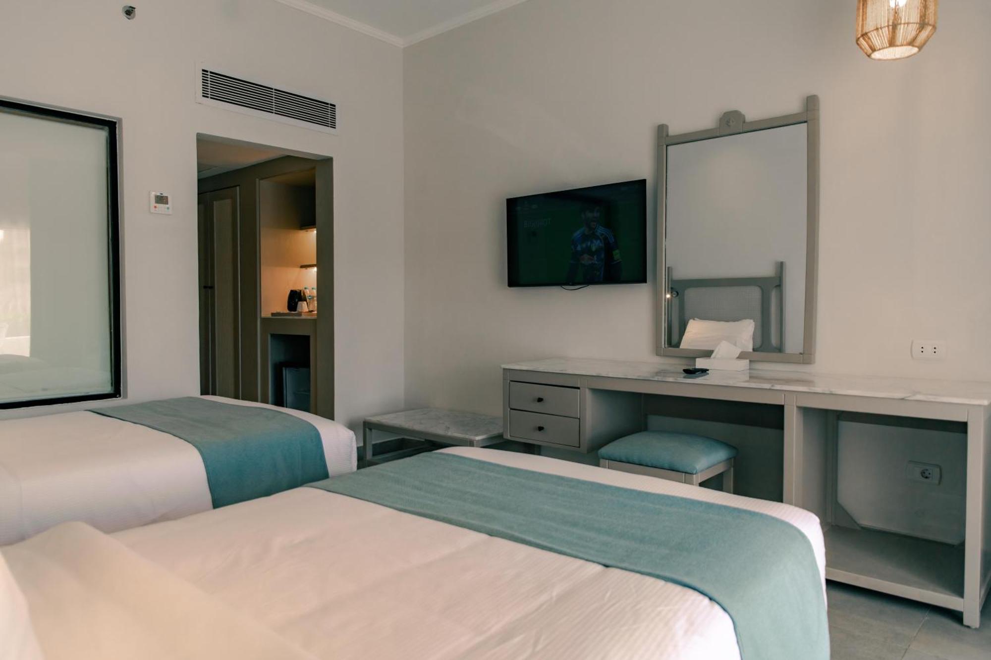 Deluxe Double or Twin Room Sea View