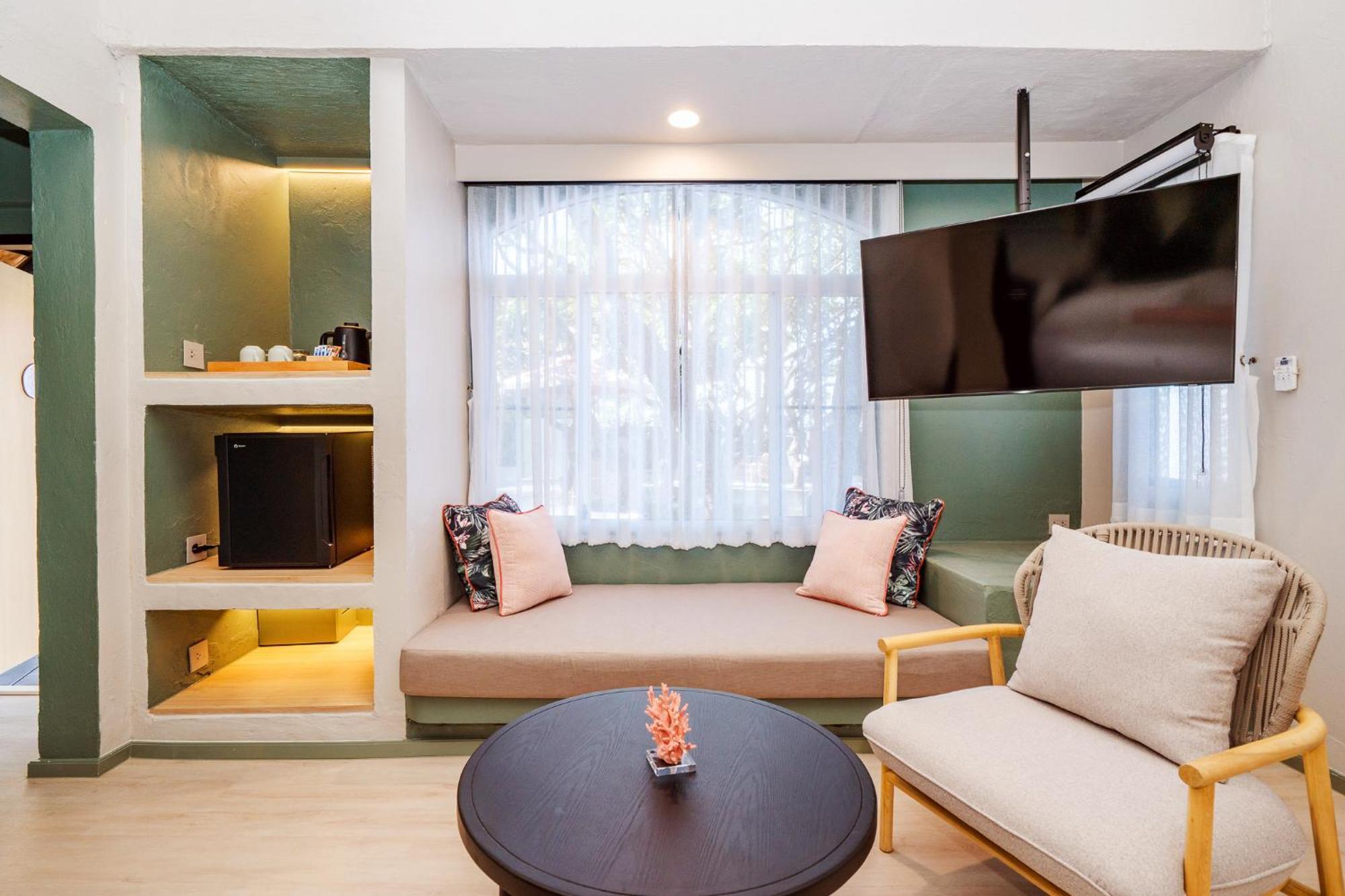 Double Room with Partial Sea View