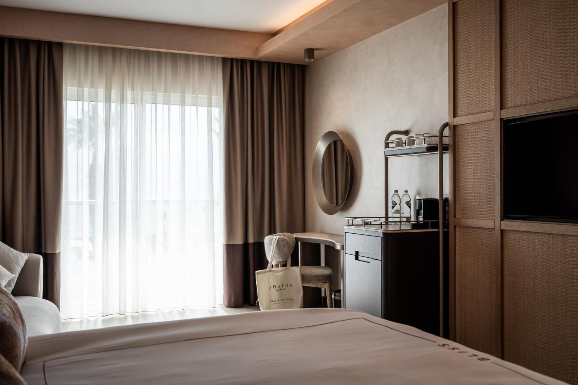 Superior Jacuzzi Room Sea View