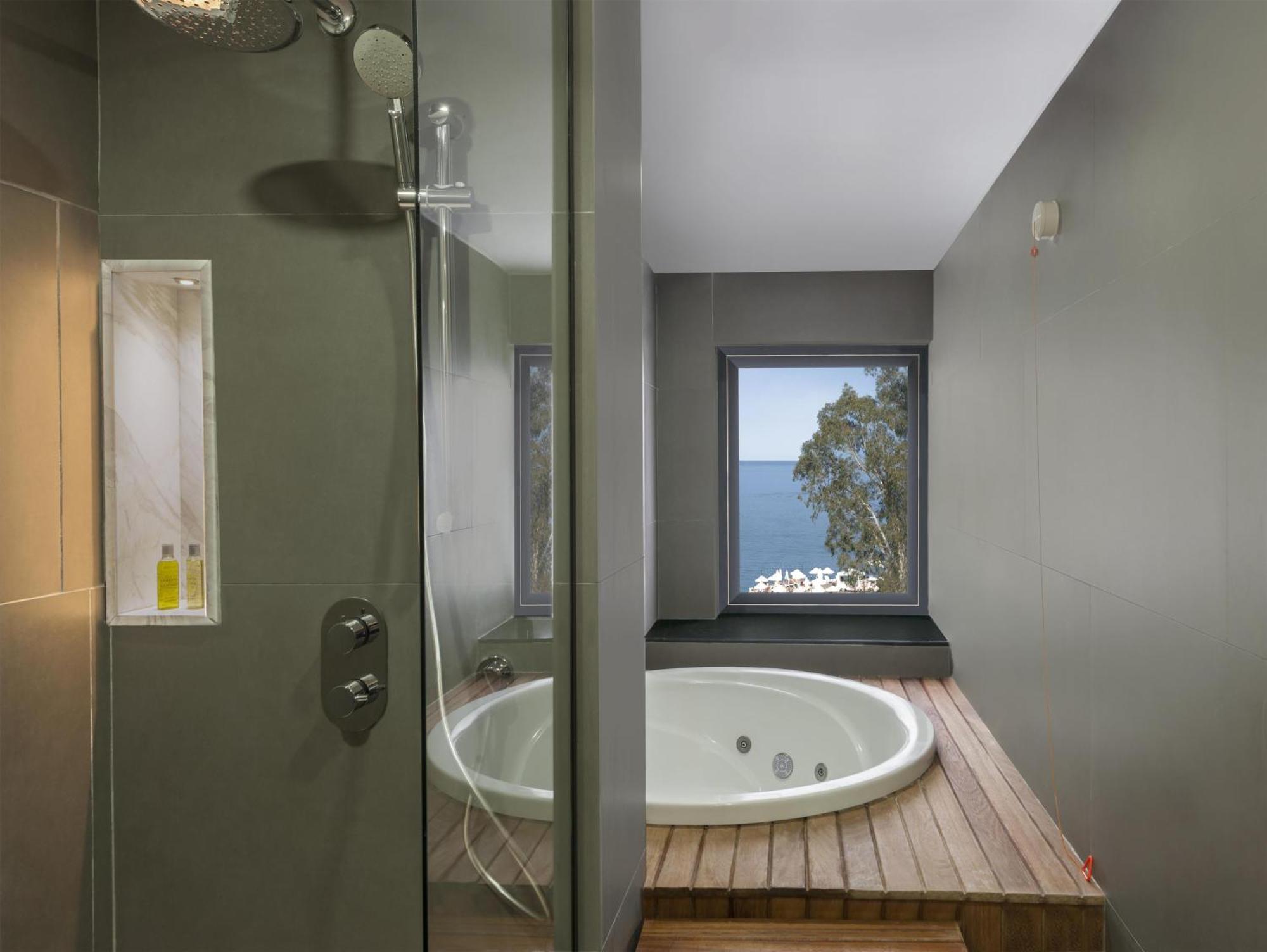 Corner Deluxe King Room Sea View