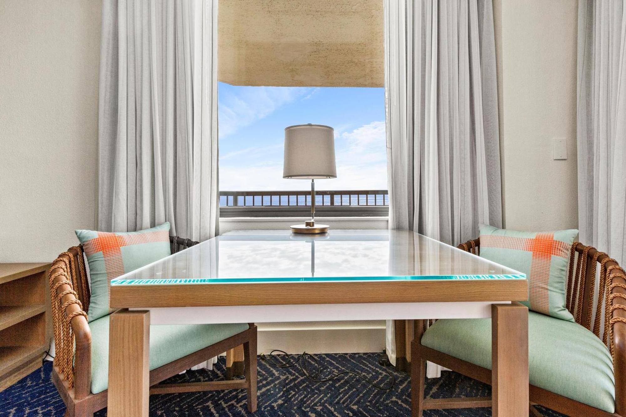 Beachfront King Room,1765823025:JPEG