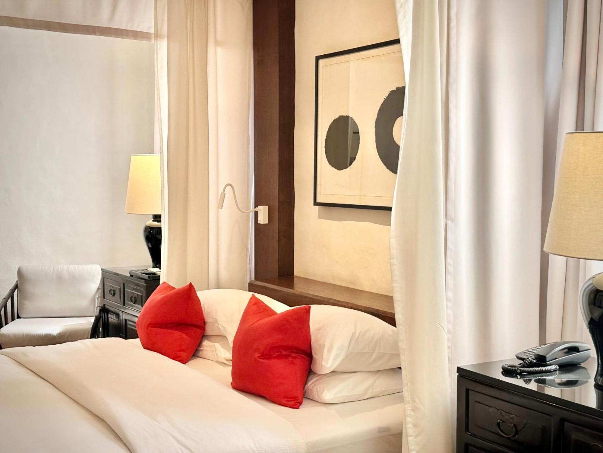 Deluxe Double Room Above 12 Years Old Only