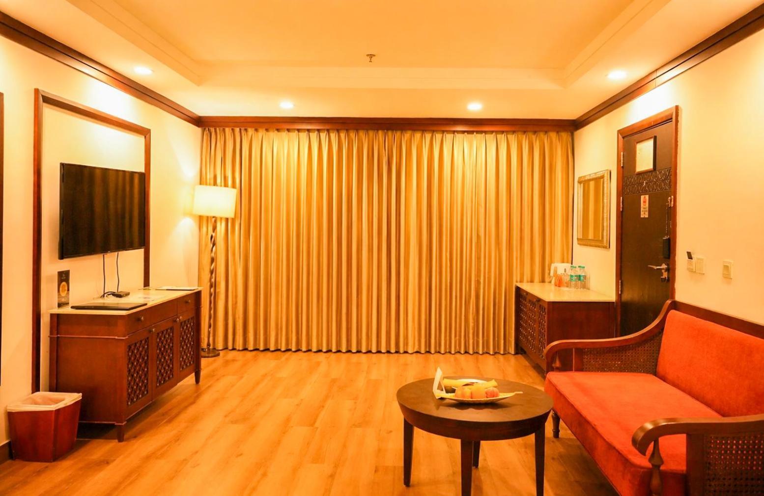 Superior River View Room