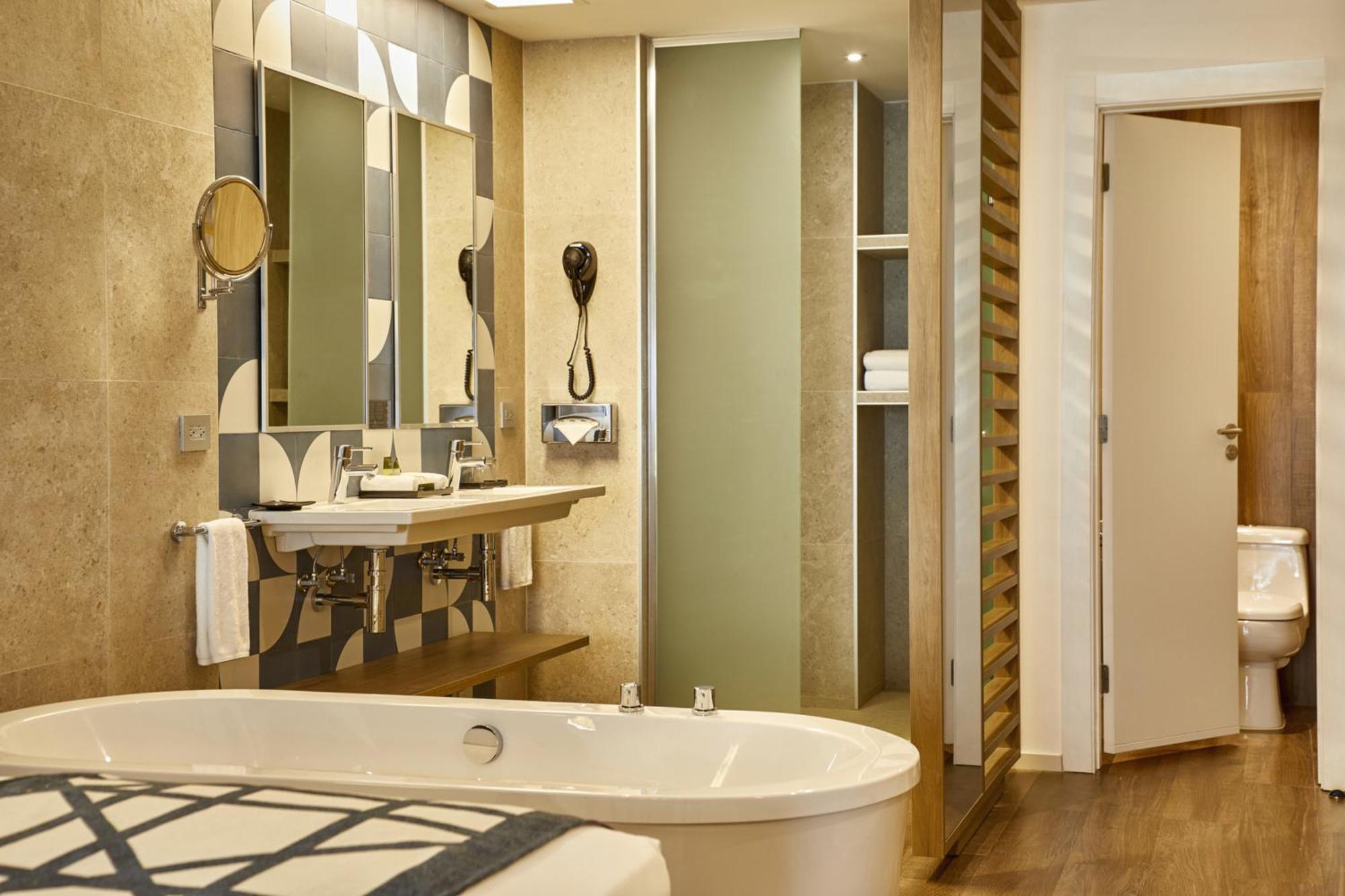 Junior Suite Tropical View