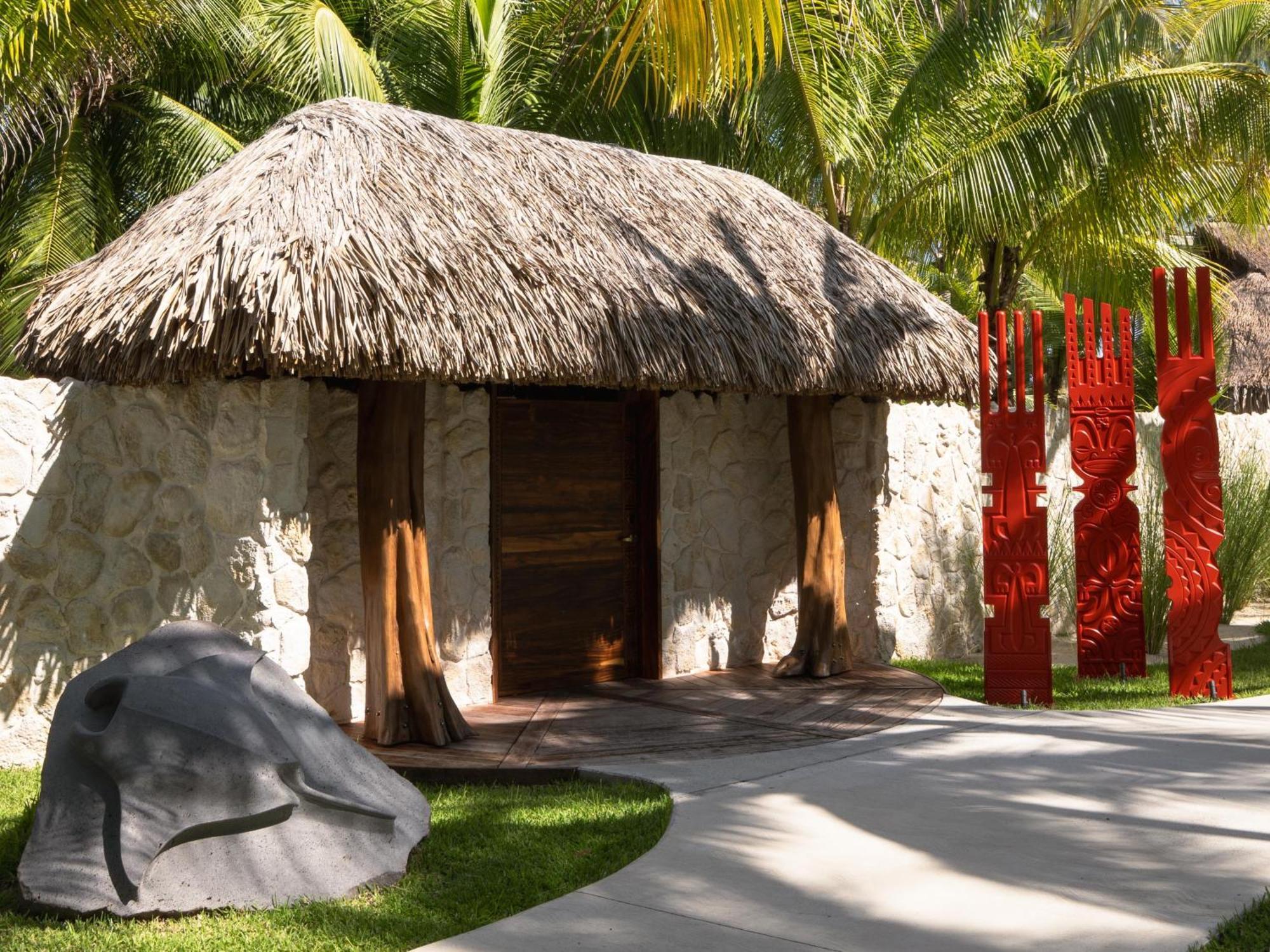 Royal Beach Villa Pool