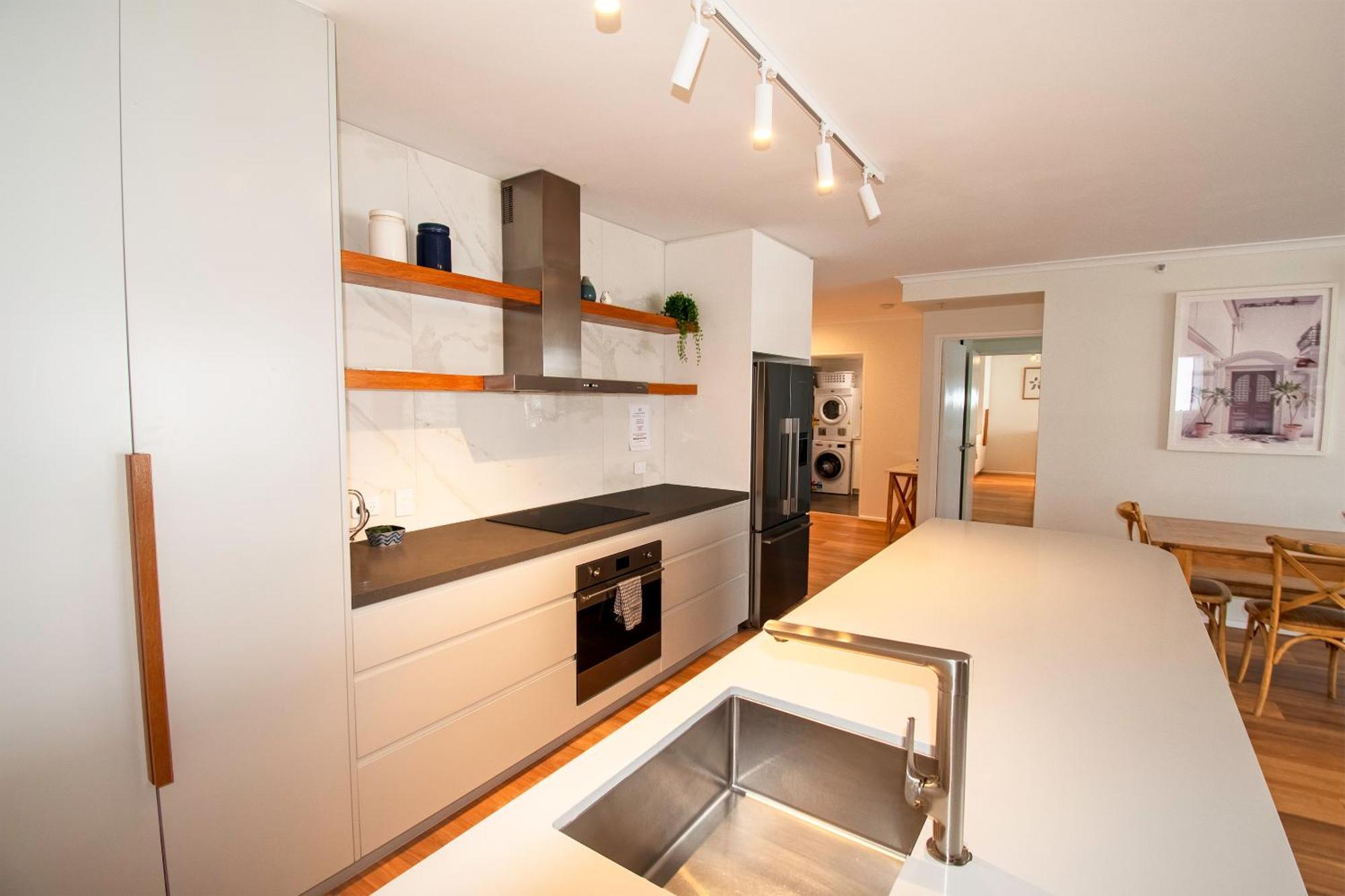 Deluxe Three-Bedroom Apartment