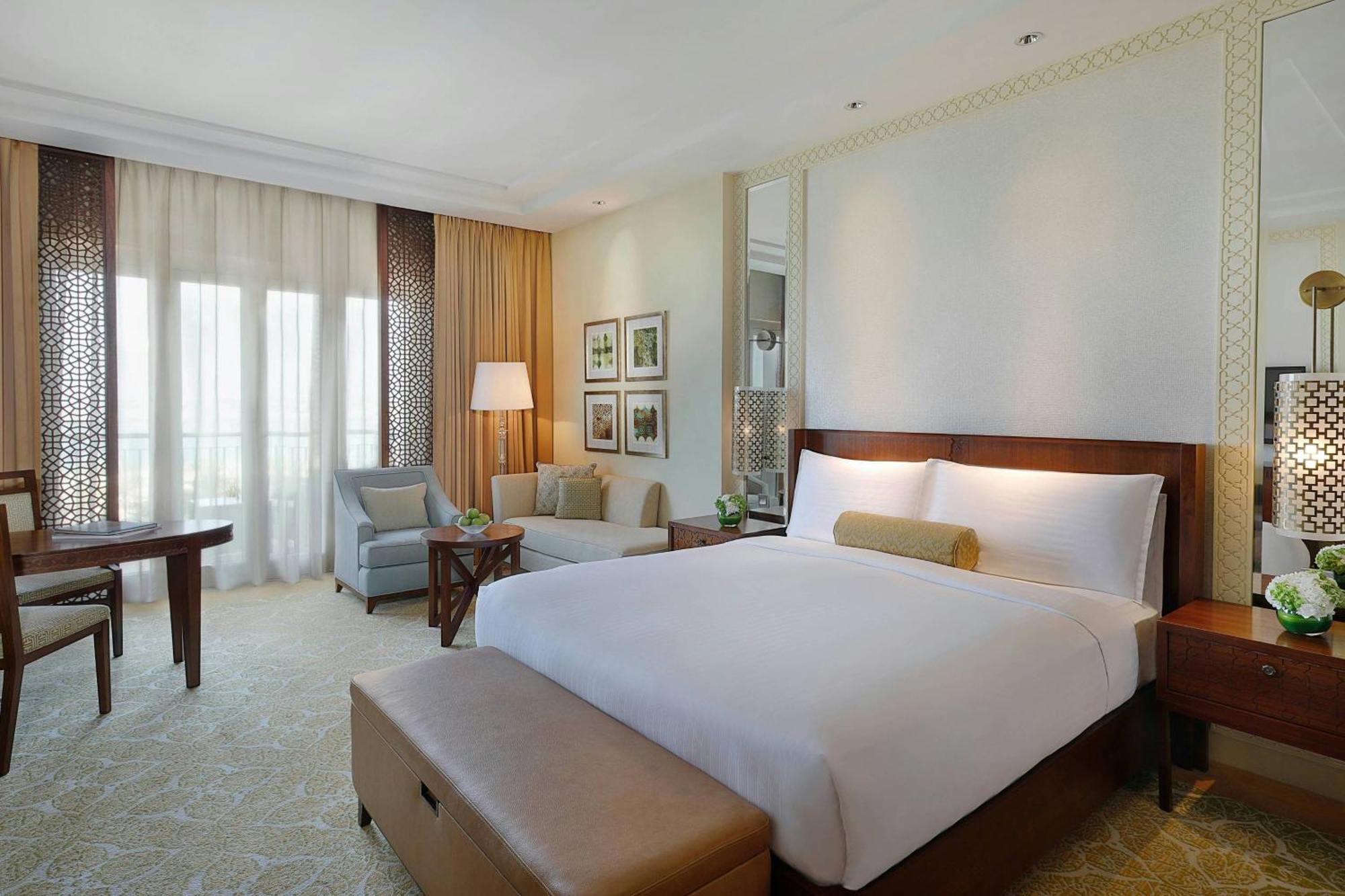 Club Garden Room 1 King Bed Club Lounge Access 5 Culinary Presentations Including Flowing Beverages