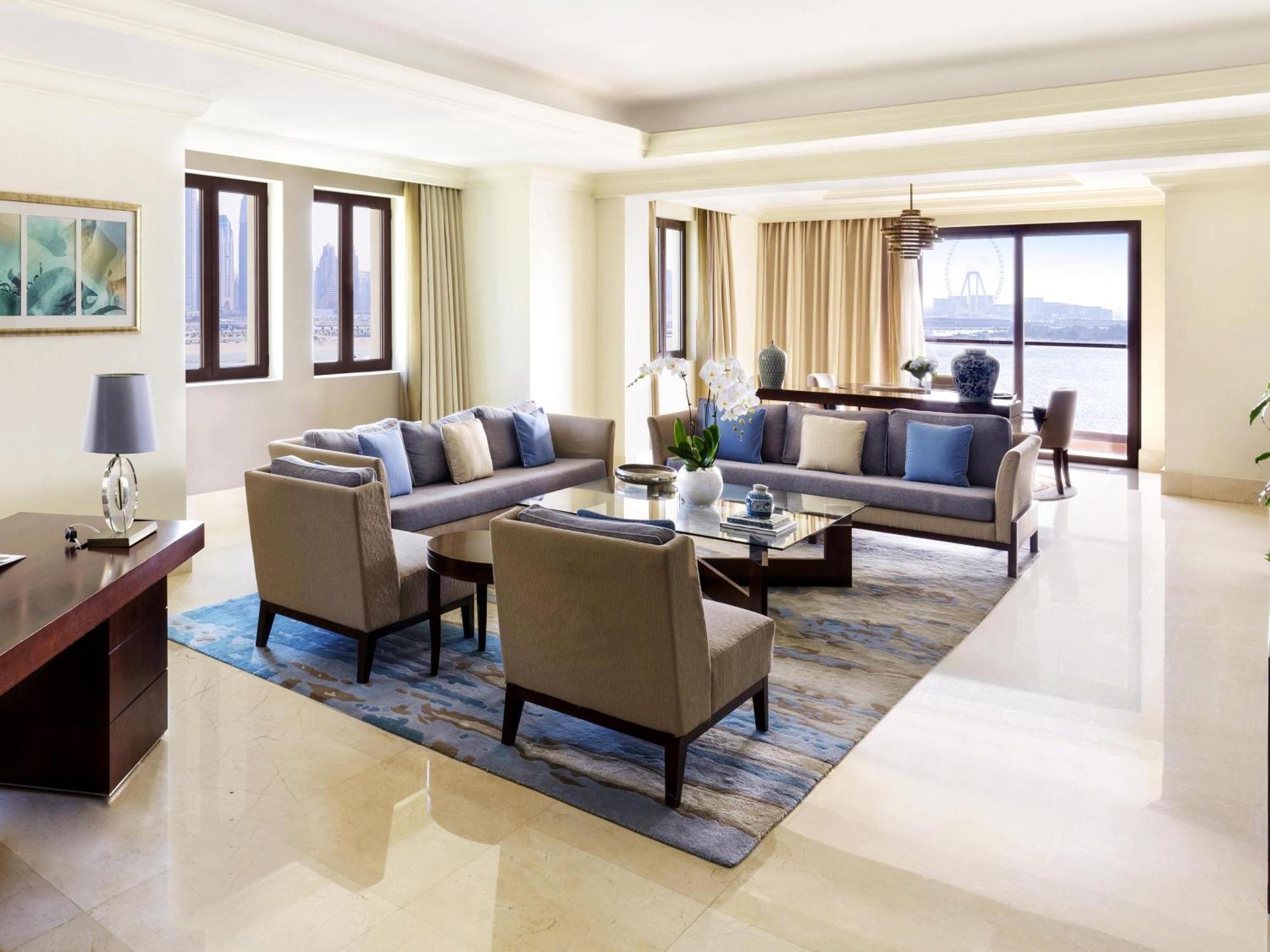 Grand Family Heritage Room Two King Beds Balcony