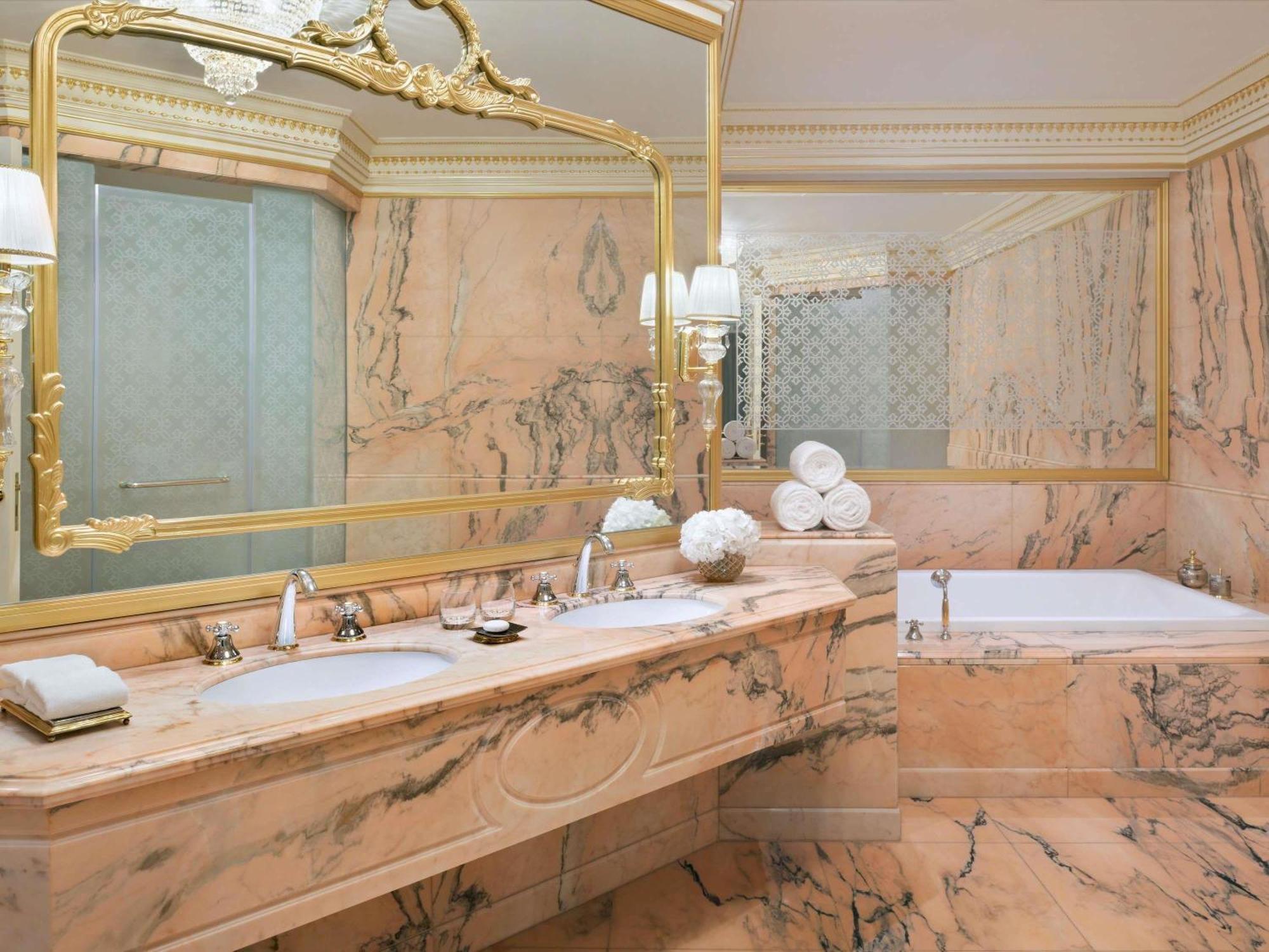 Raffles Presidential Suite balcony Lounge Access