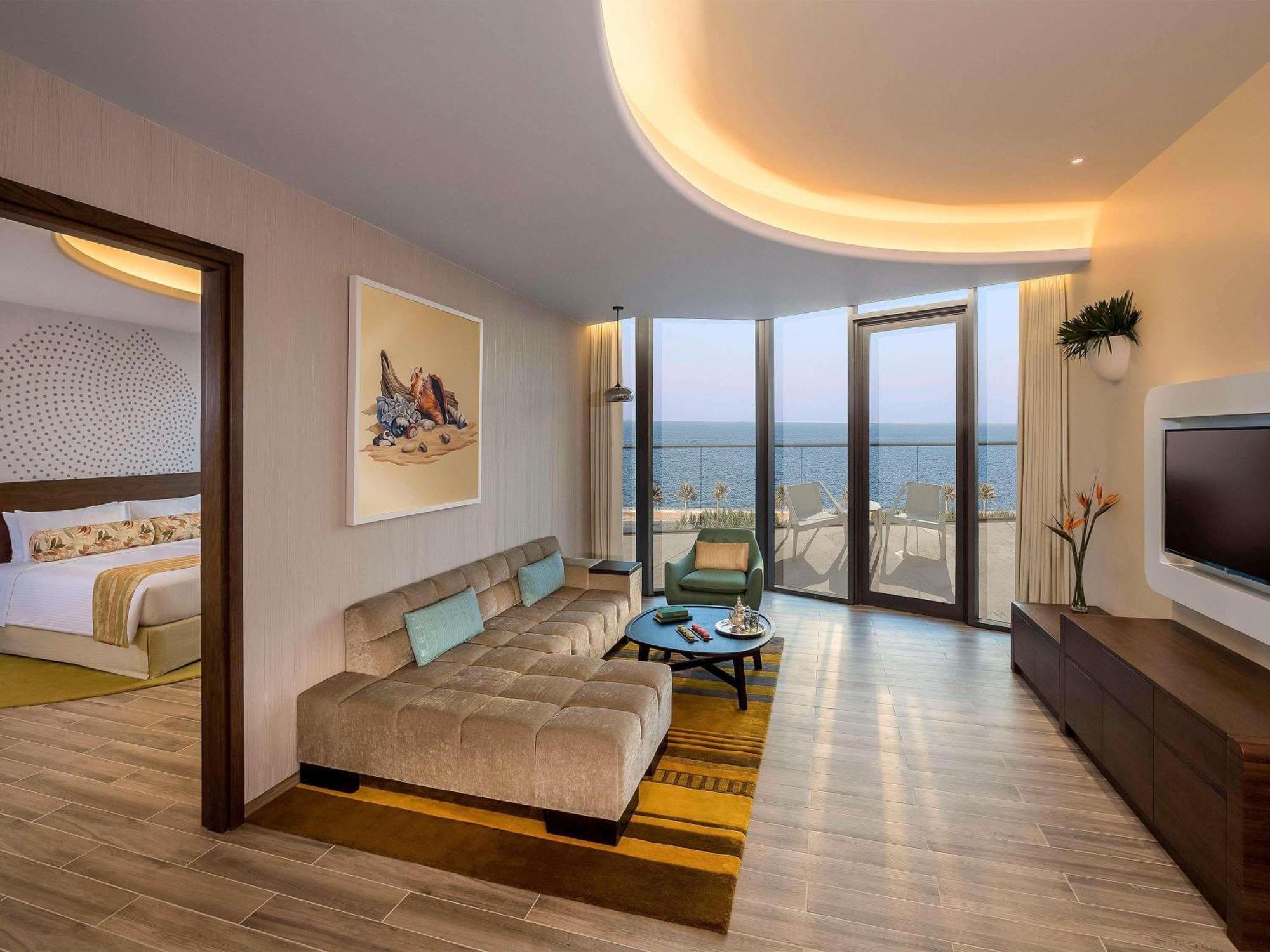 Premium One-Bedroom Suite Balcony Sea View Club Lounge Access