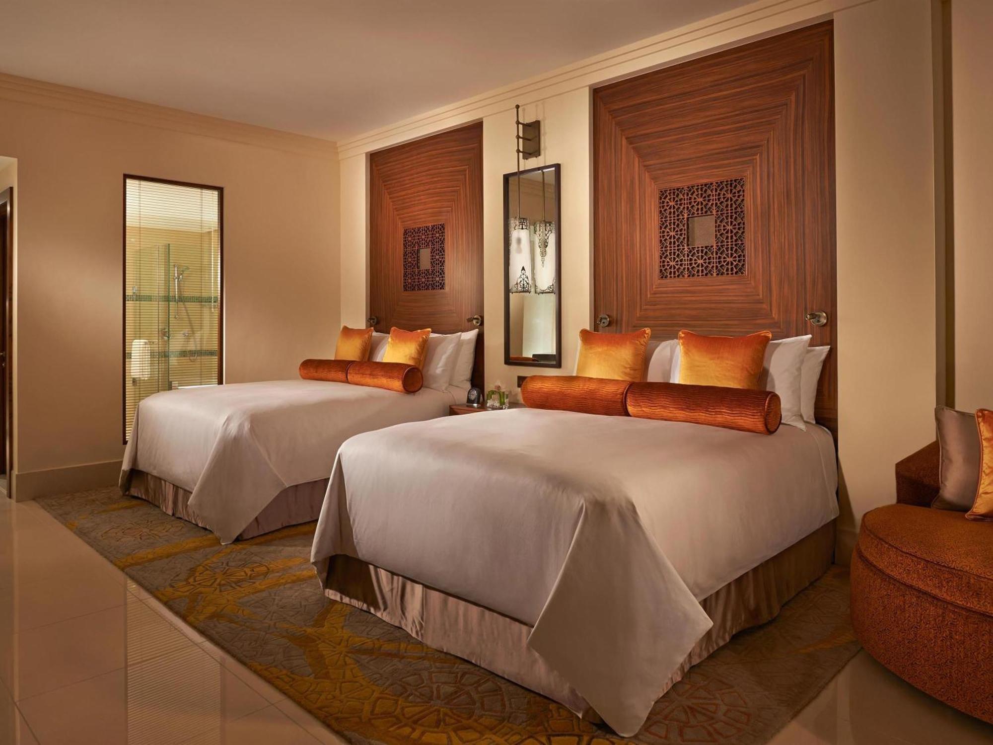 Deluxe Grand Family Heritage Palm Sea View Room Balcony