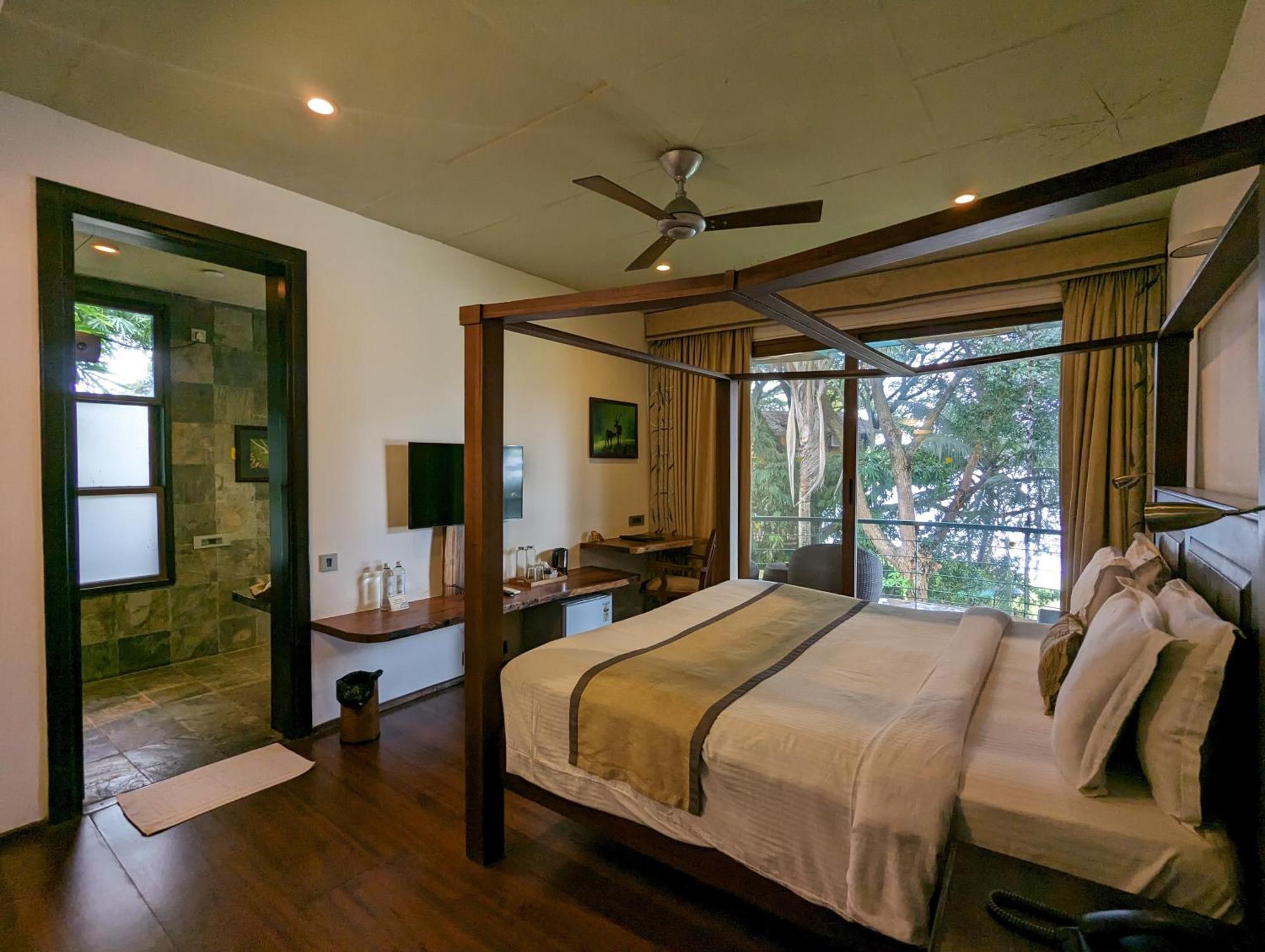 Queen Room with Pool View