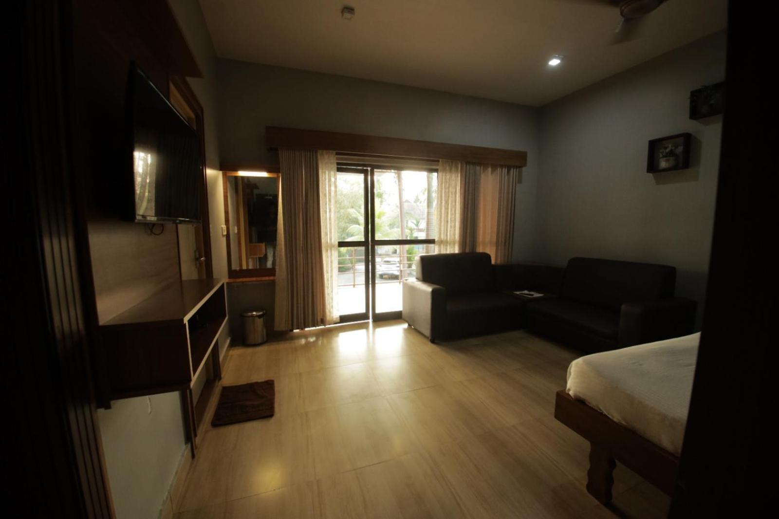 Suite with Lake View