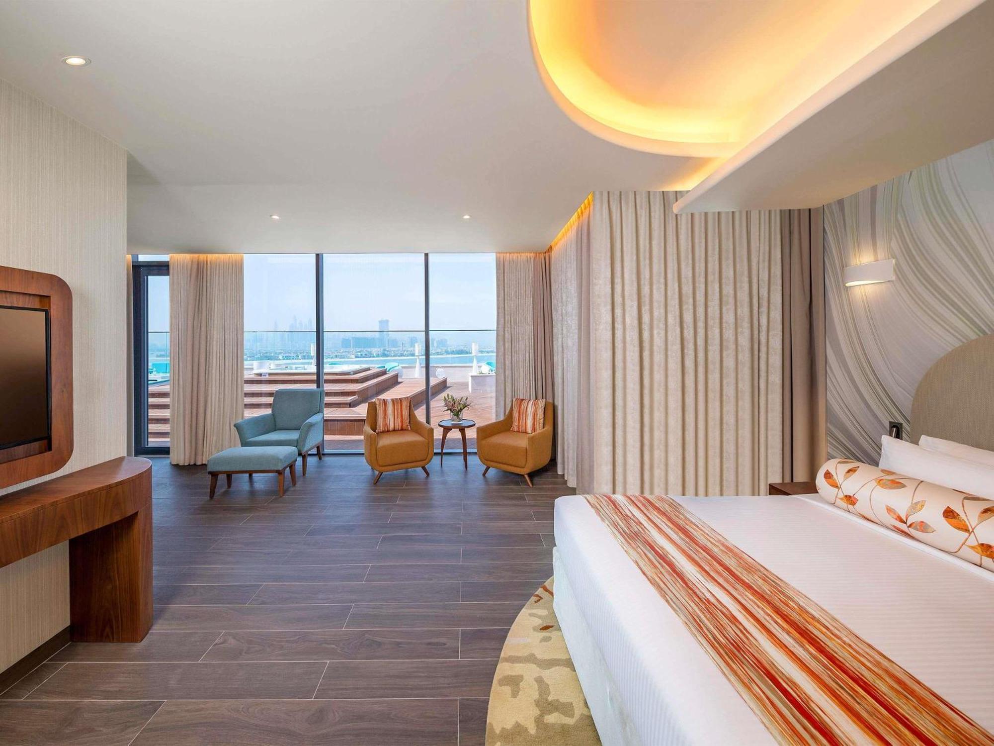 Penthouse King Suite Rooftop Terrace Palm Sea View Club Lounge or Beach Access