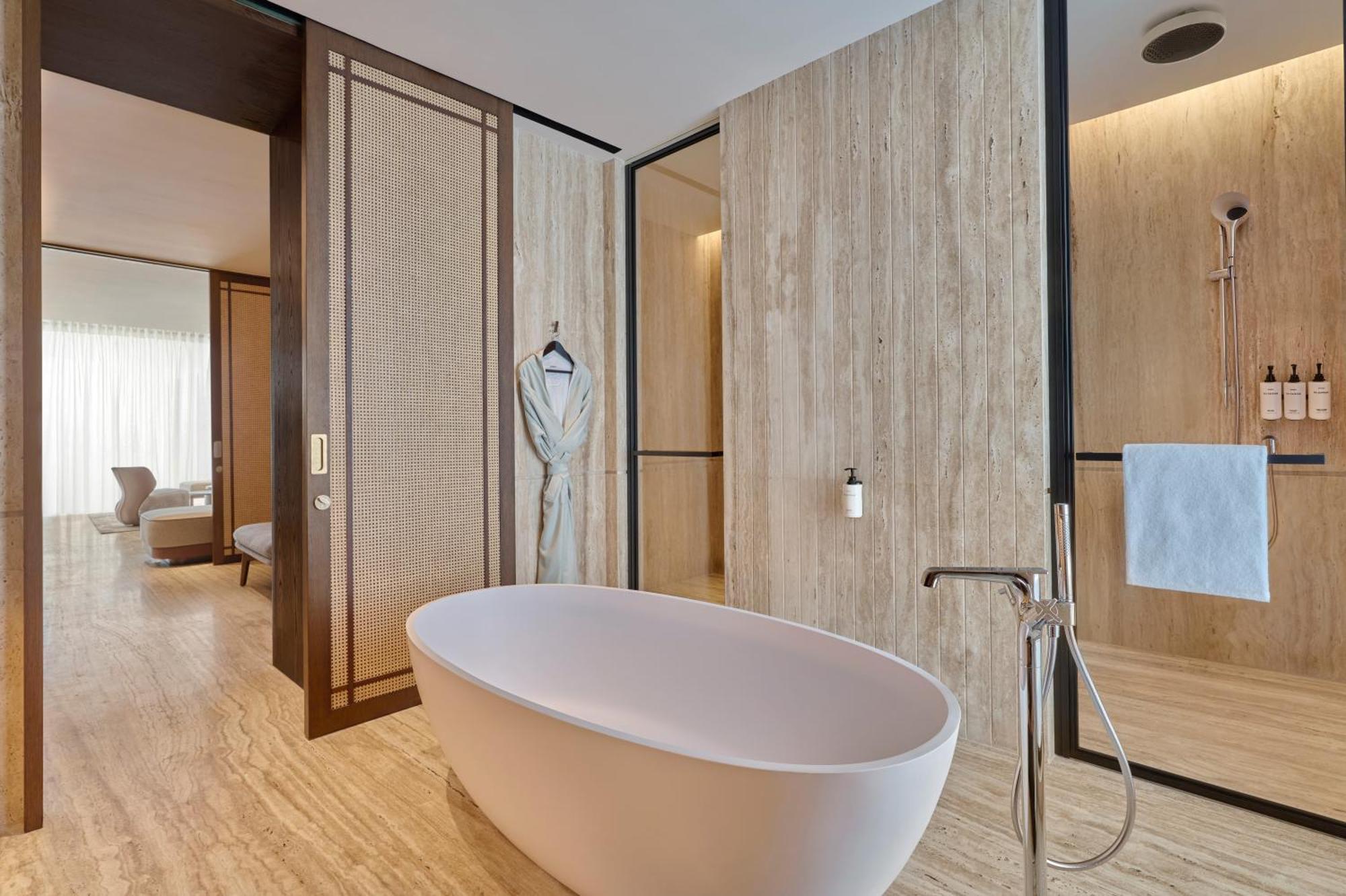 One-Bedroom Suite with Sea View
