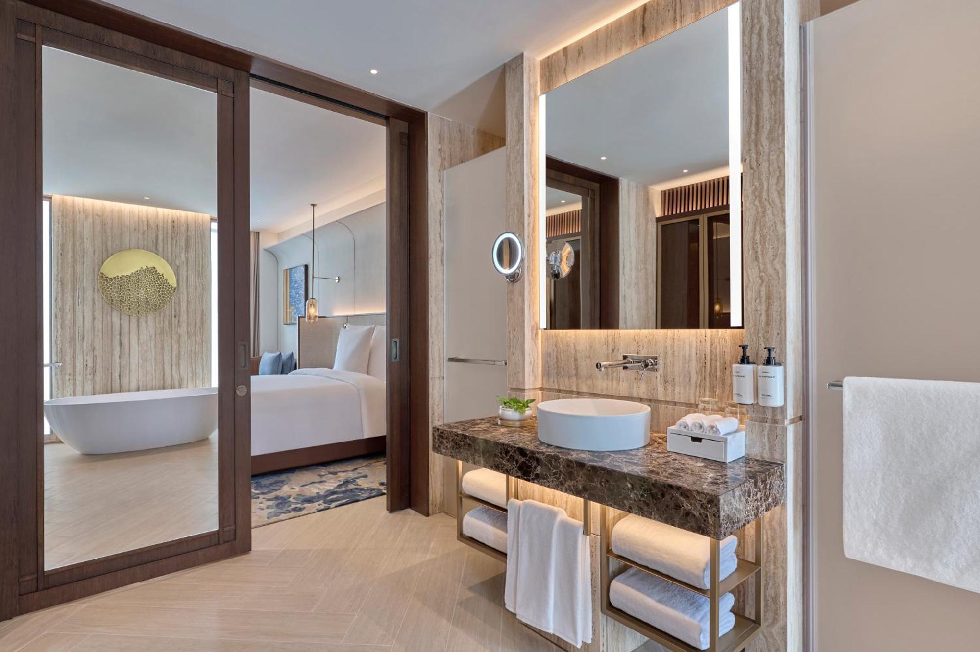 Classic King Room with Garden View