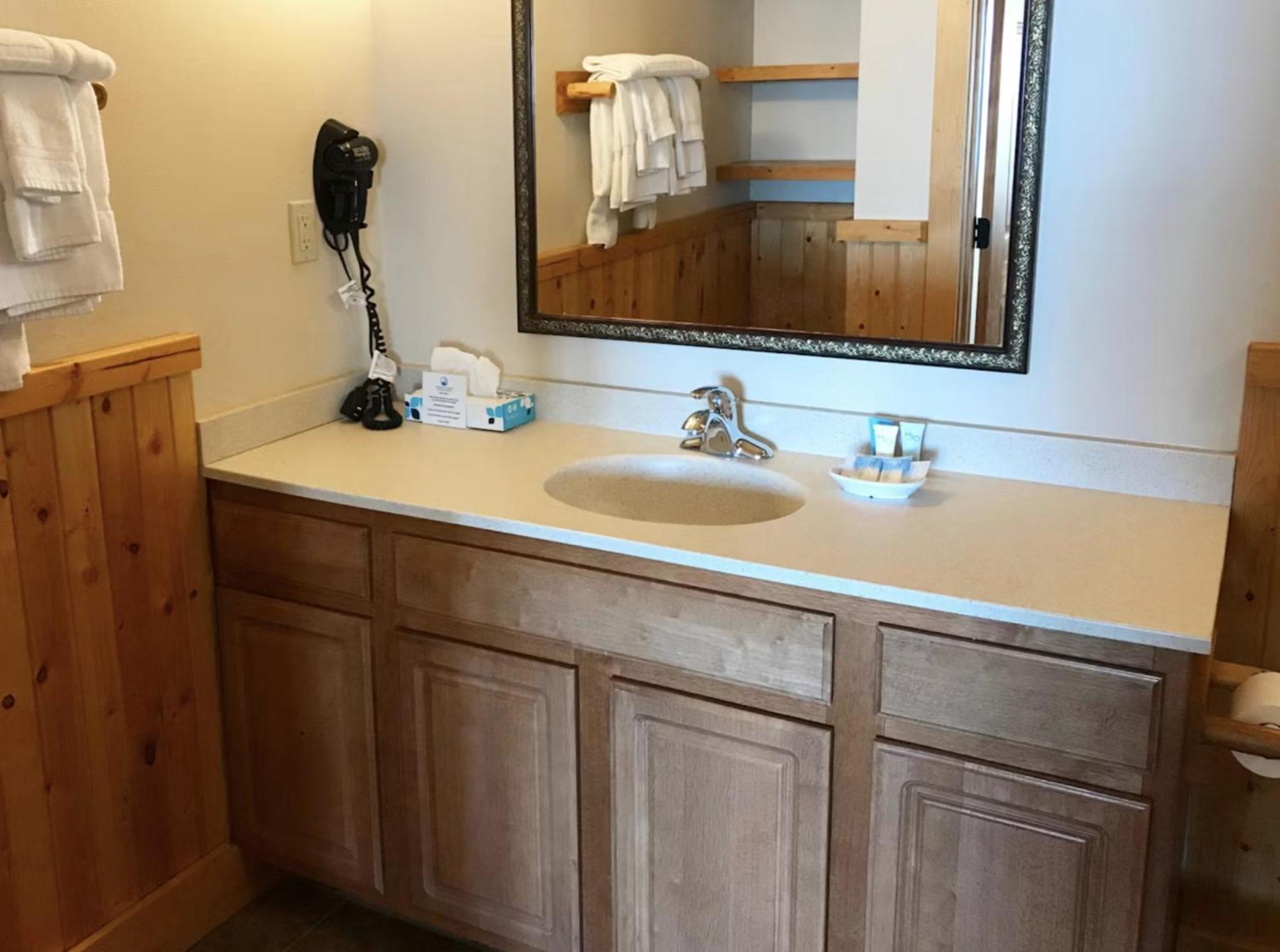Burlington 1 Bedroom Suite