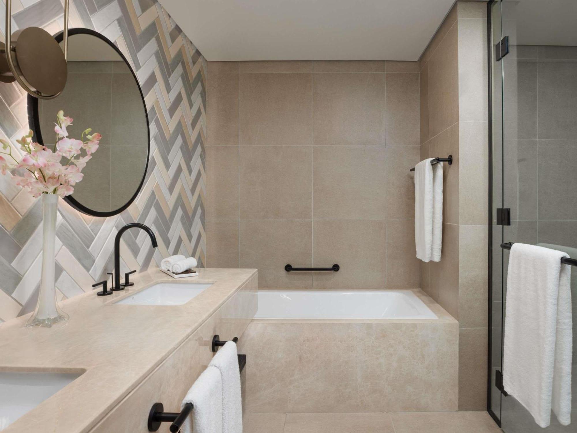 One-Bedroom Magnifique Suite Club Access Beachfront