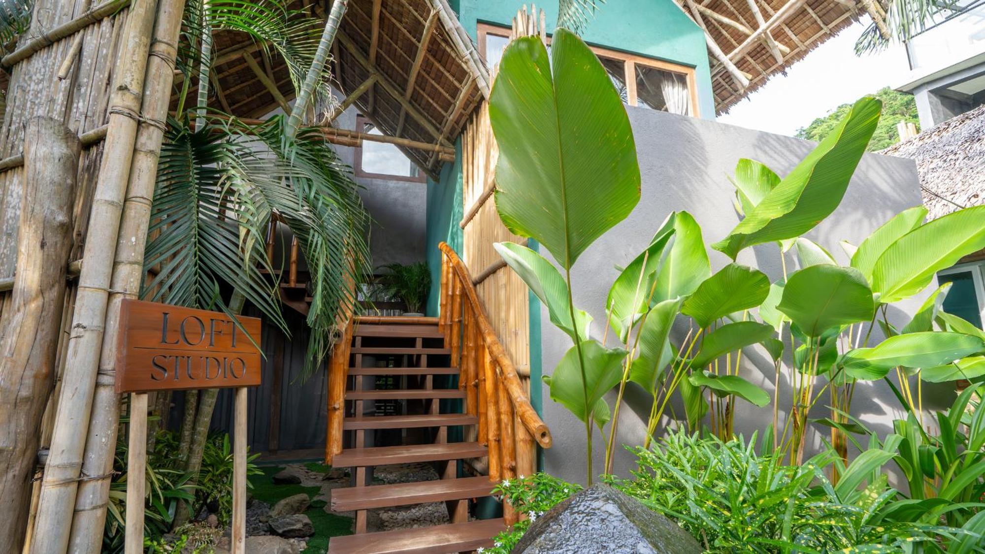 Studio with Balcony