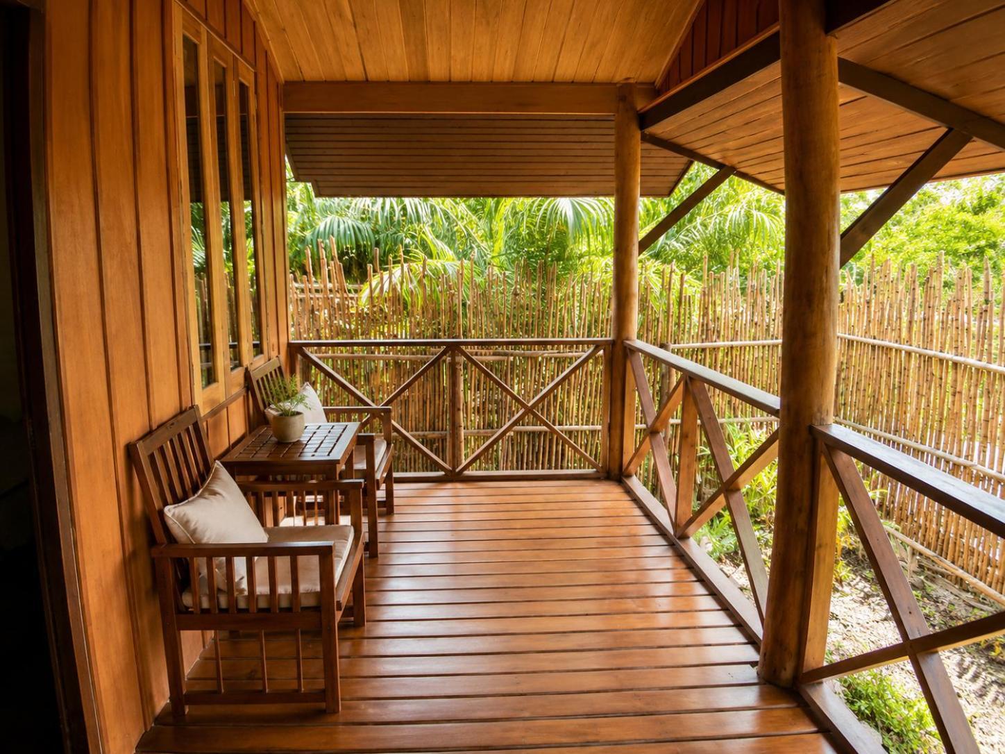 Deluxe Bungalow with Garden View