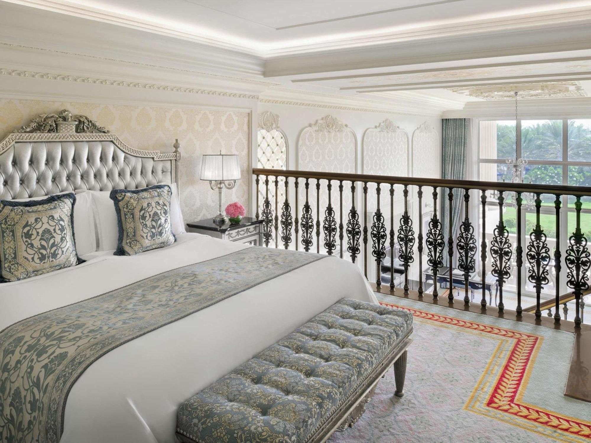 Duplex Suite Balcony Club Lounge Access