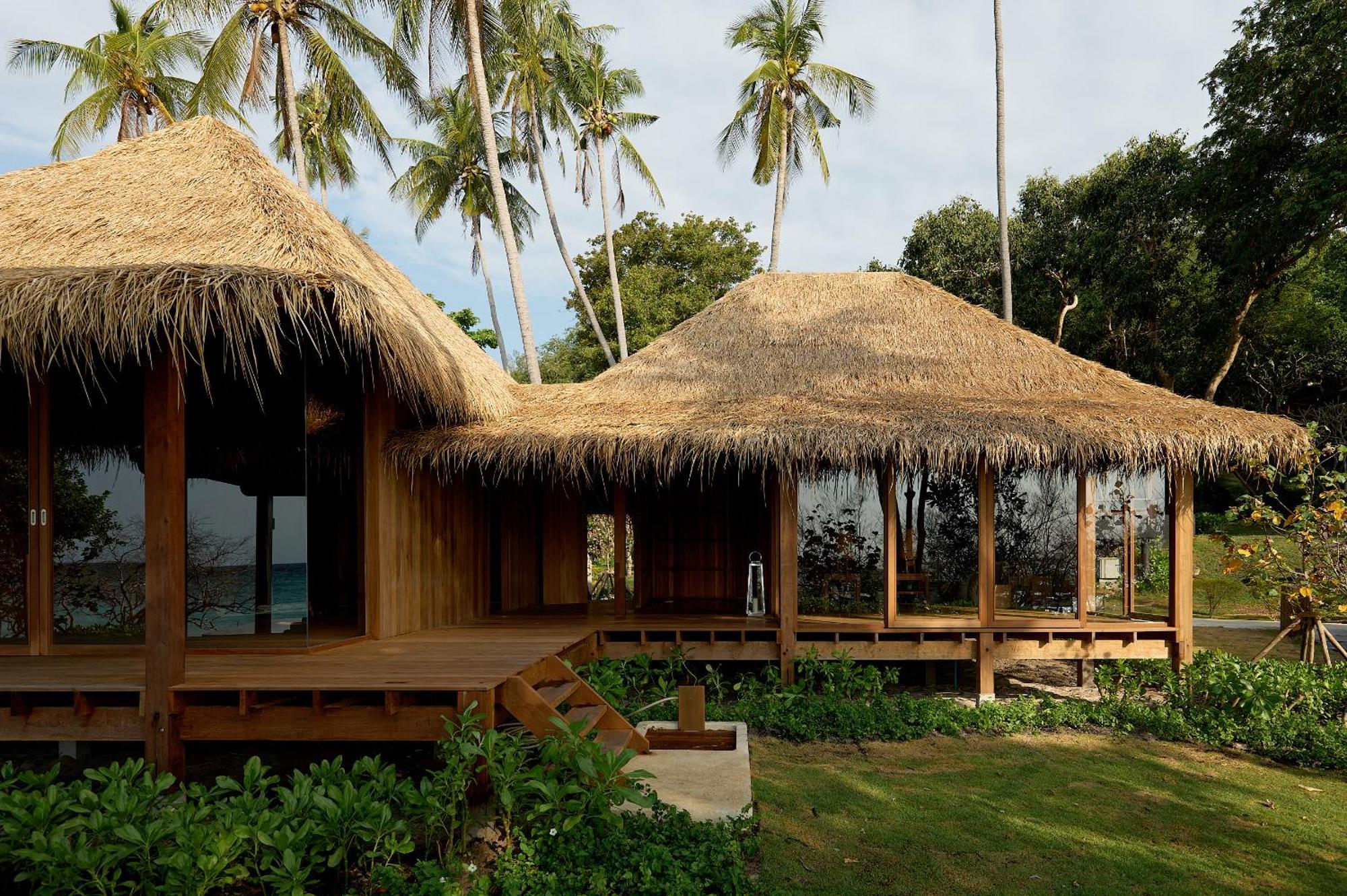 Castaway Beach Front Pool Villa 2 Bedrooms