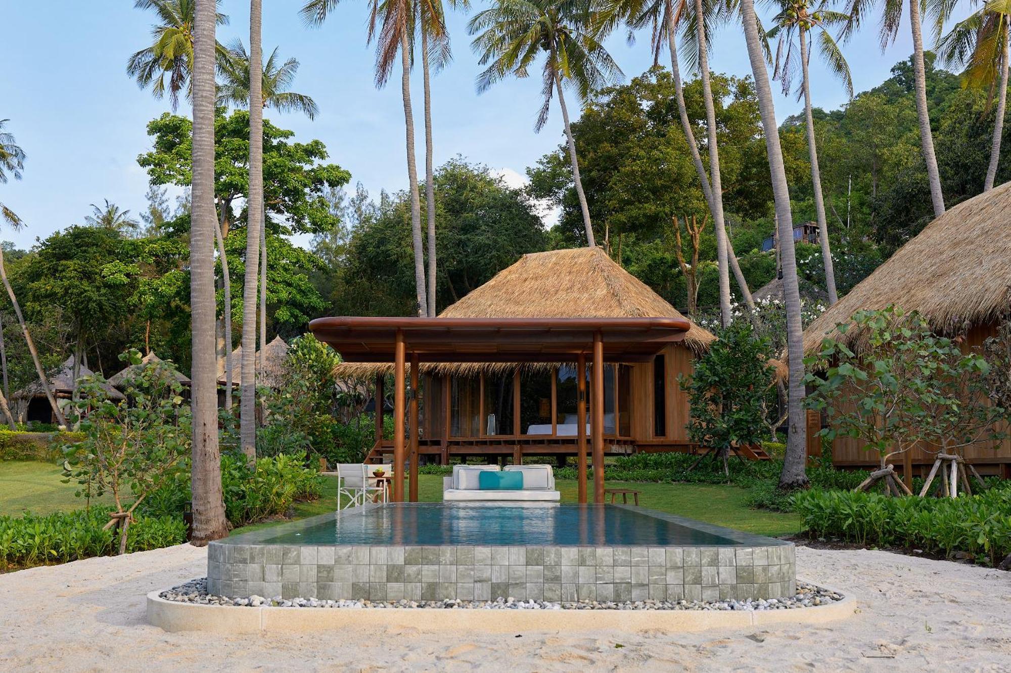Castaway Beach Front Pool Villa 1 Bedroom