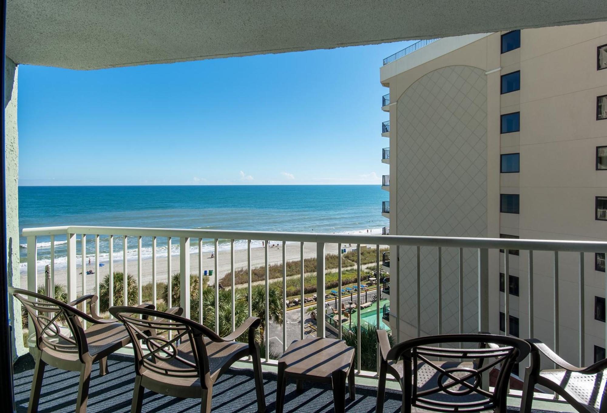 Oceanfront Deluxe One Bedroom Queen Condo