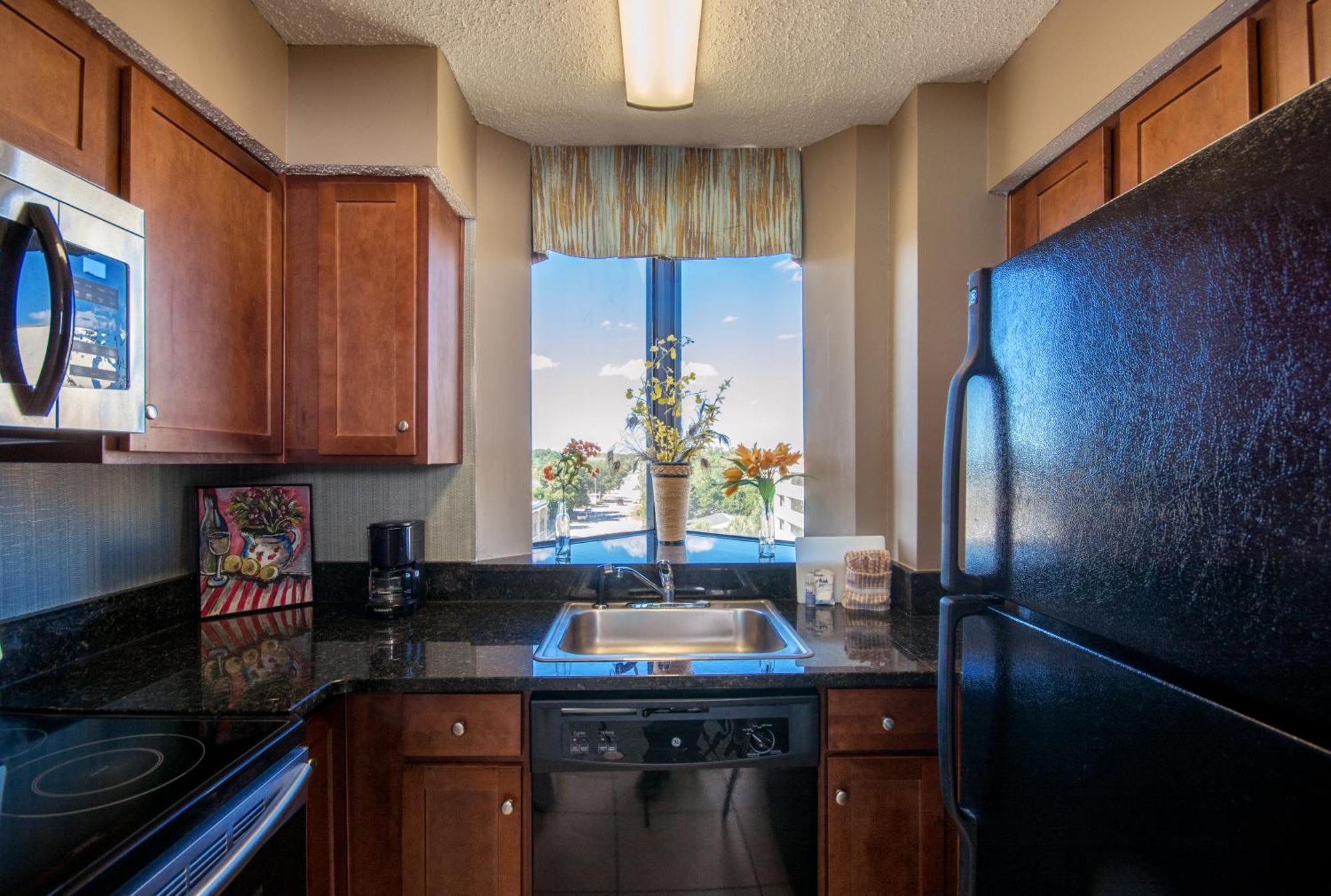 Oceanfront Deluxe One Bedroom Queen Condo