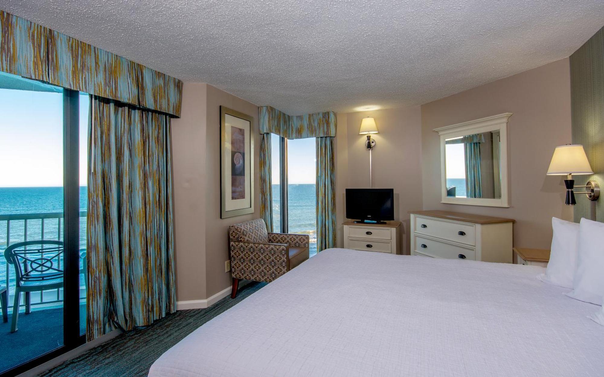 Oceanfront Deluxe One Bedroom King Condo