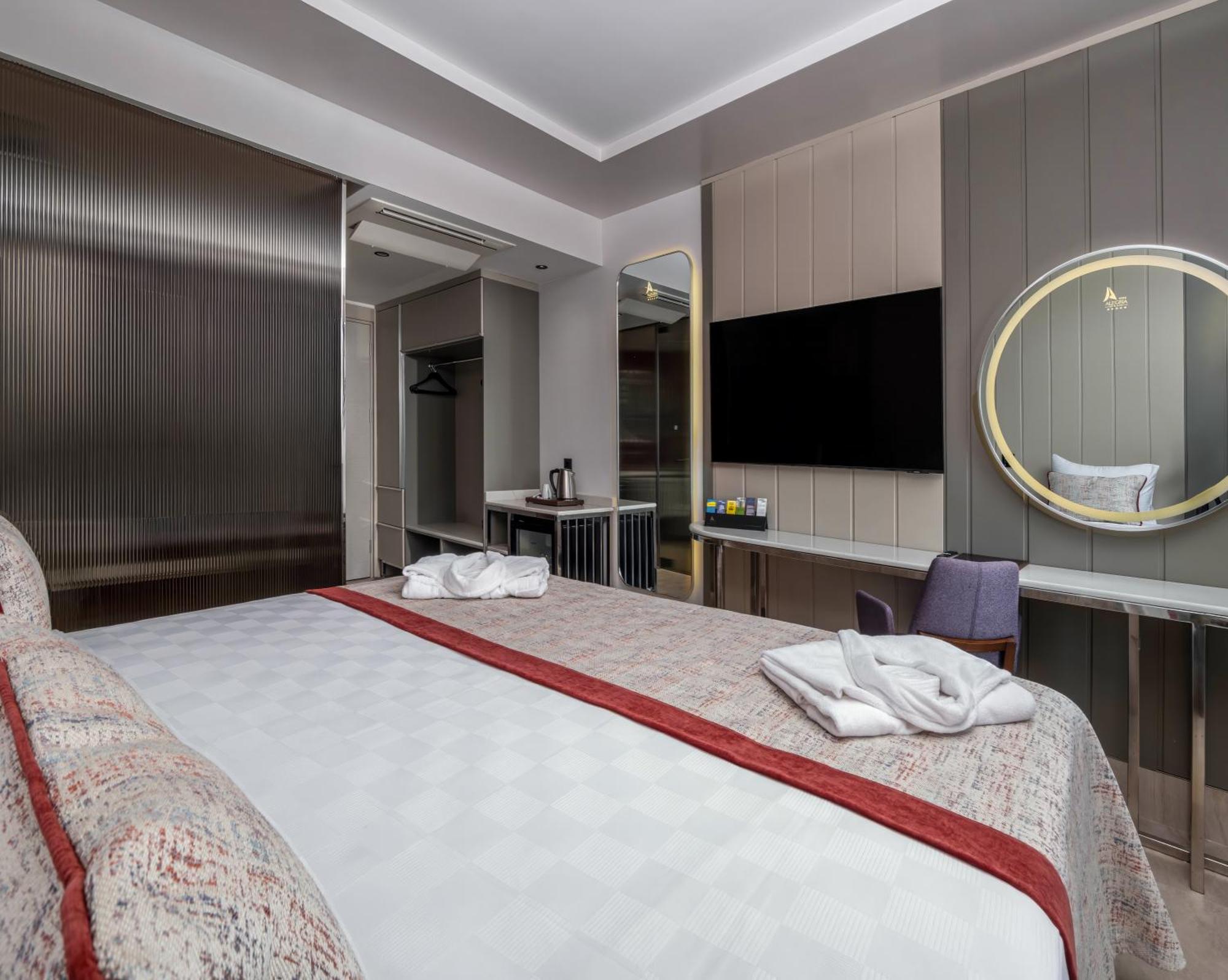Standard Double or Twin Room Land View