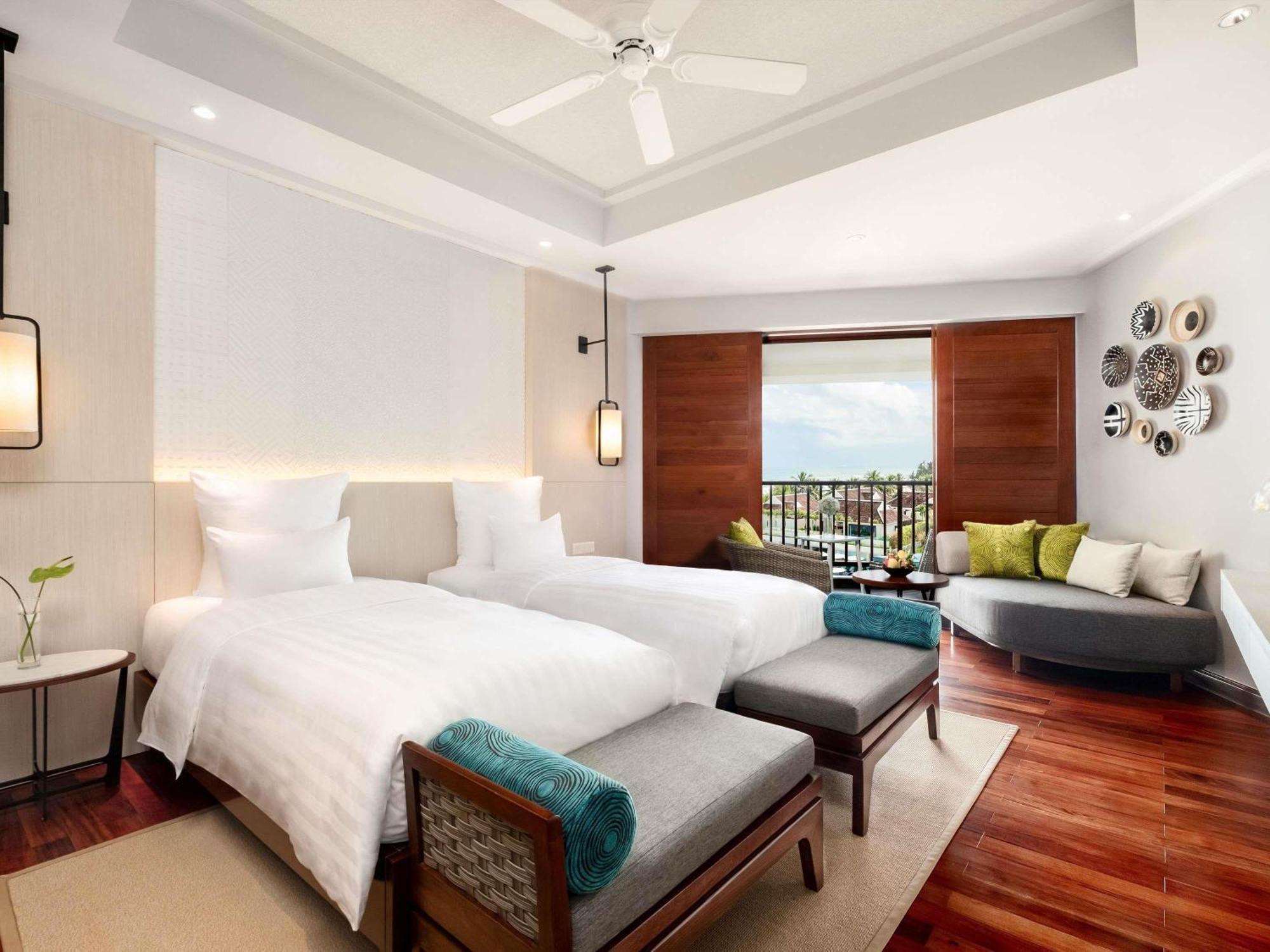 Deluxe Two Single Beds Room Ocean View