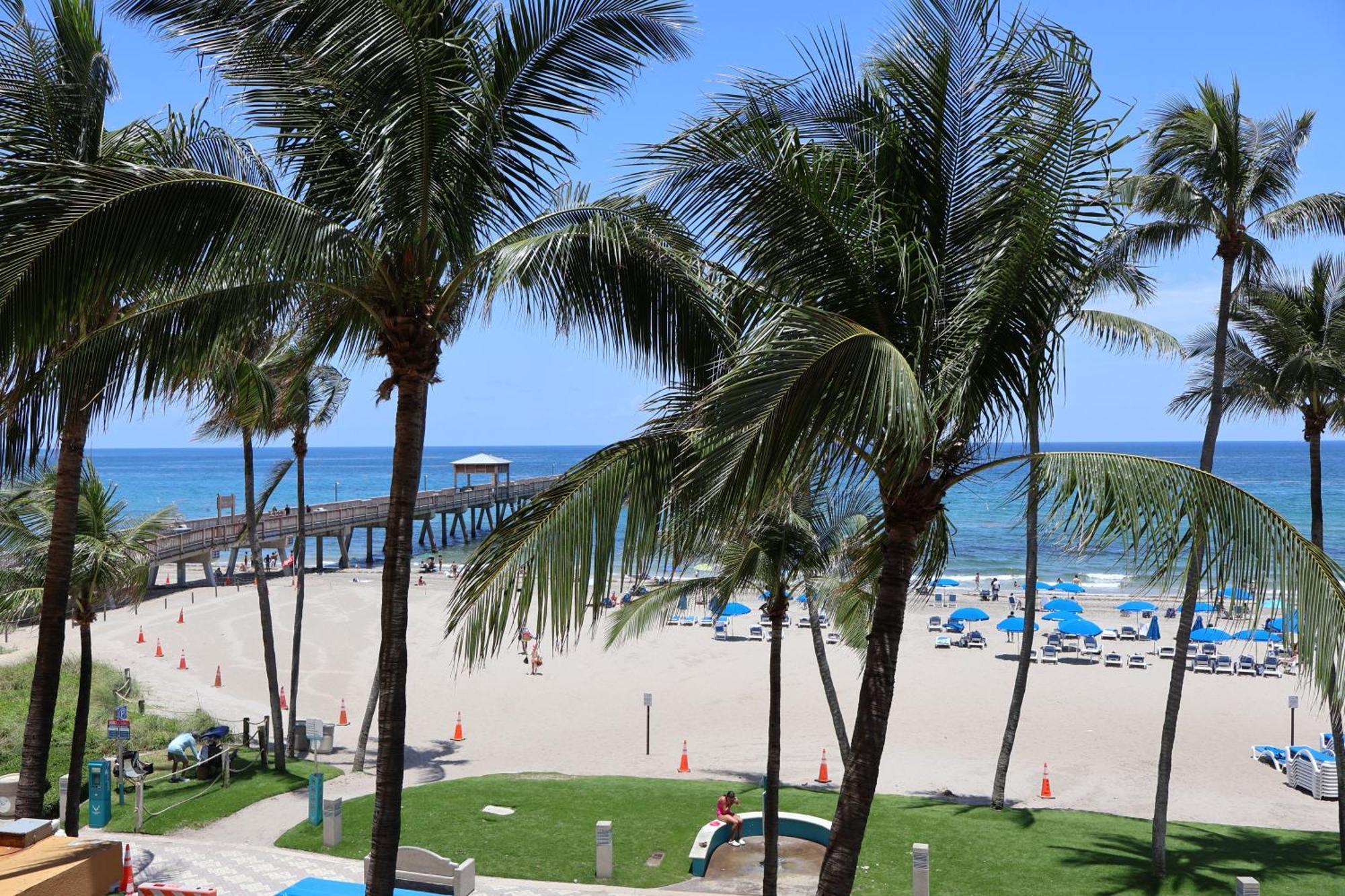 King Room with Partial Ocean View - Mobility Access/Non-Smoking