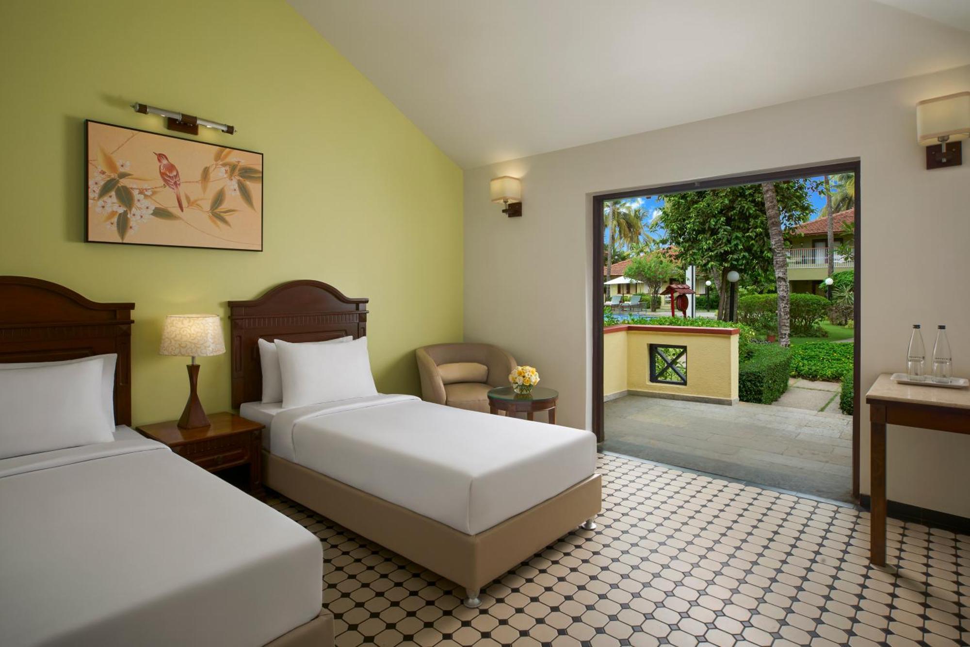 Boutique Villa Twin Room with Pool View  - 4 pints of beer bucket per stay, 10% Discount on Food & Beverages, Laundry and SPA