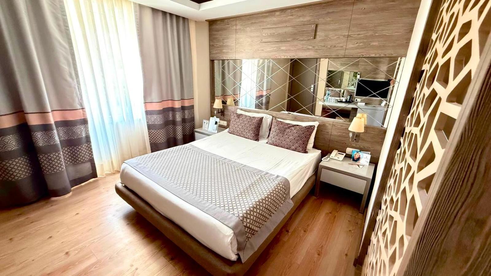 Park Villa Family Room 1