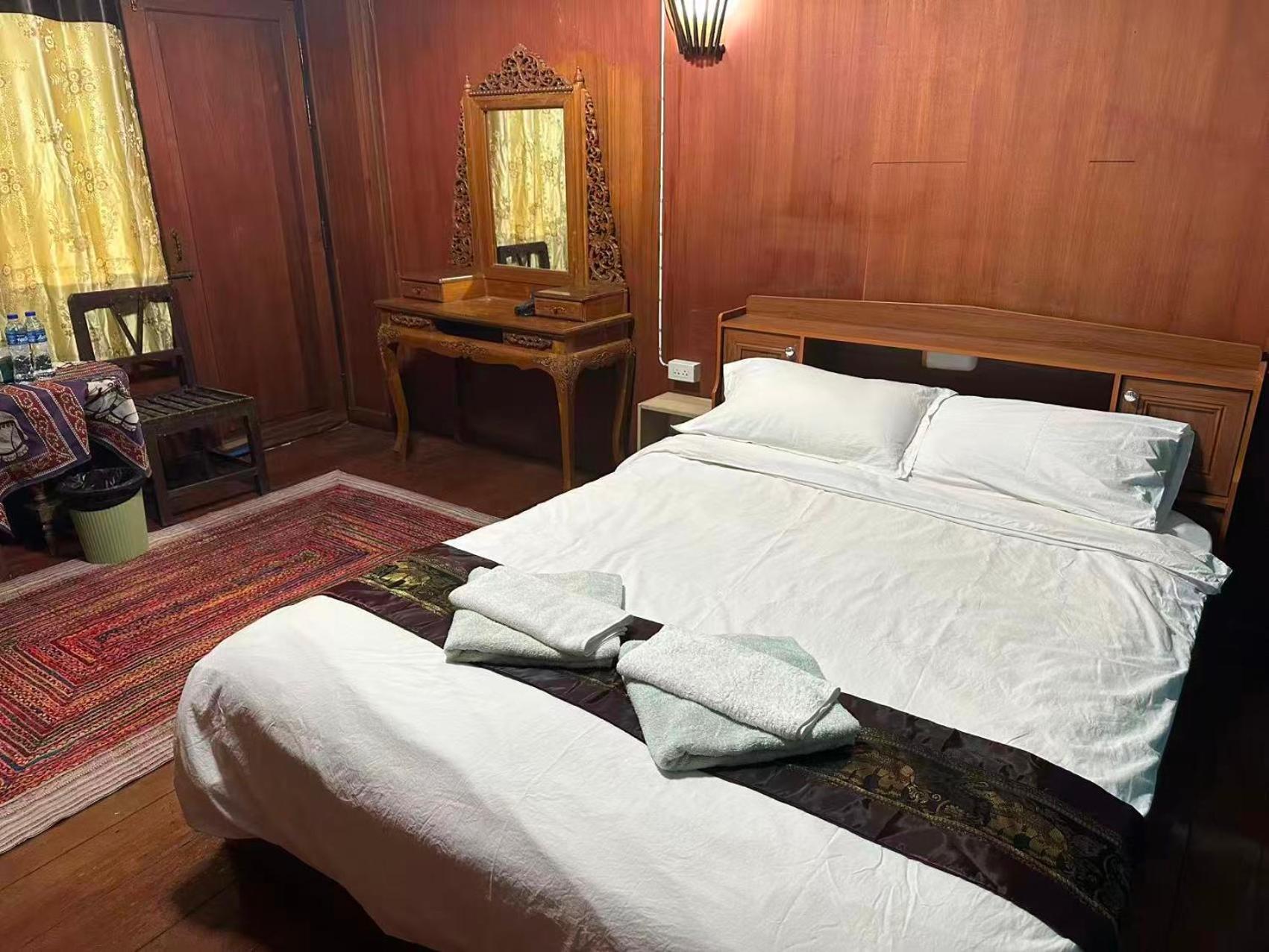 Single Room with Private Bathroom