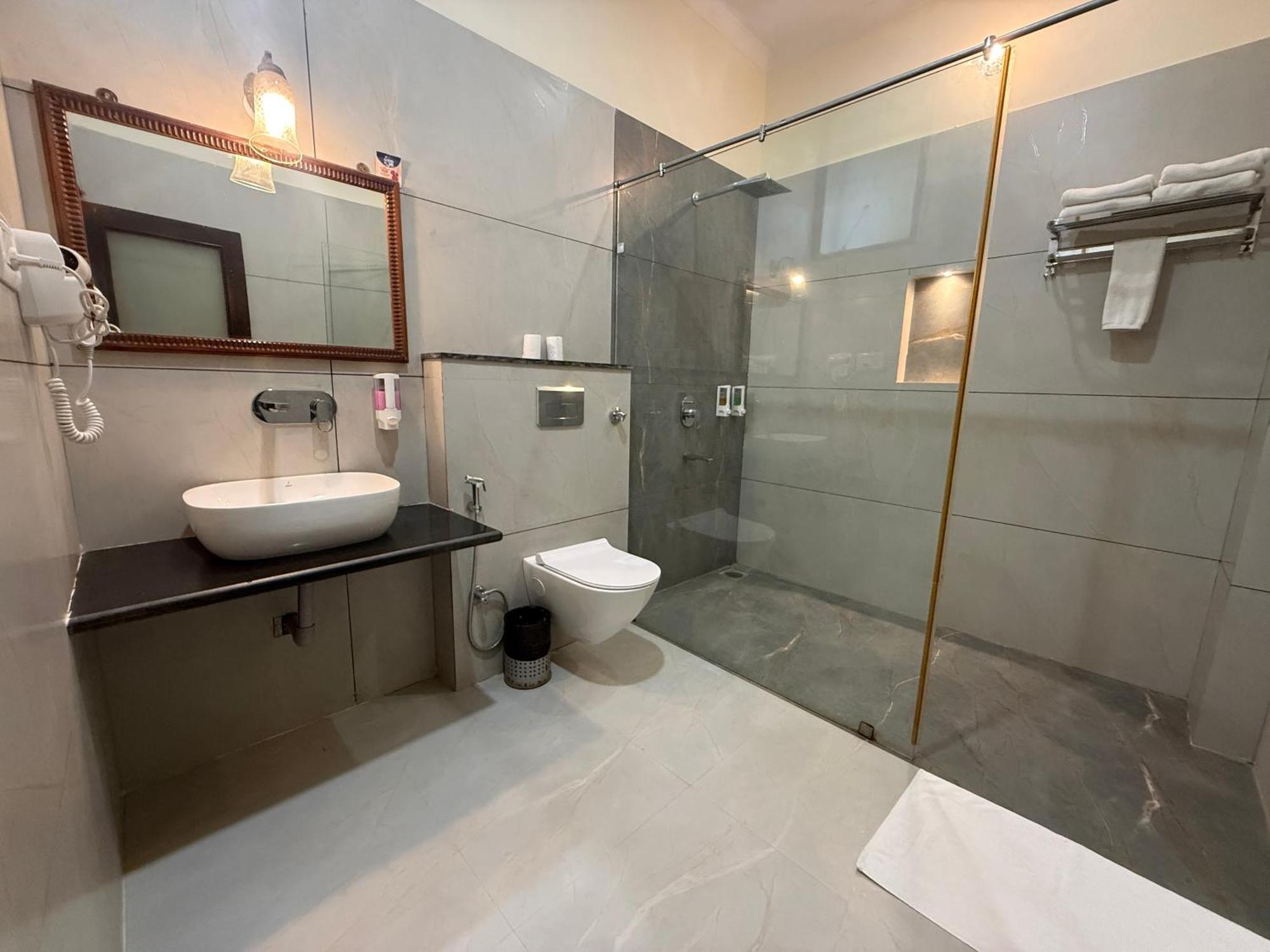 Super Deluxe Double or Twin Room - 10% Off on SPA and Complimentary Hi-Tea with cookies