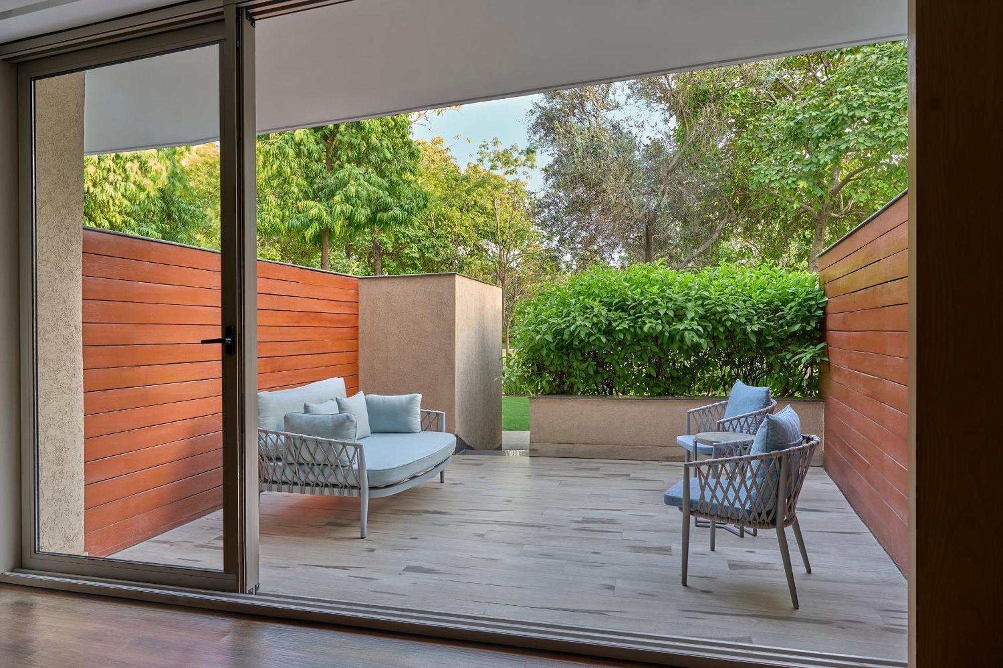 Premier, Guest Room, 1 Twin, Garden view
