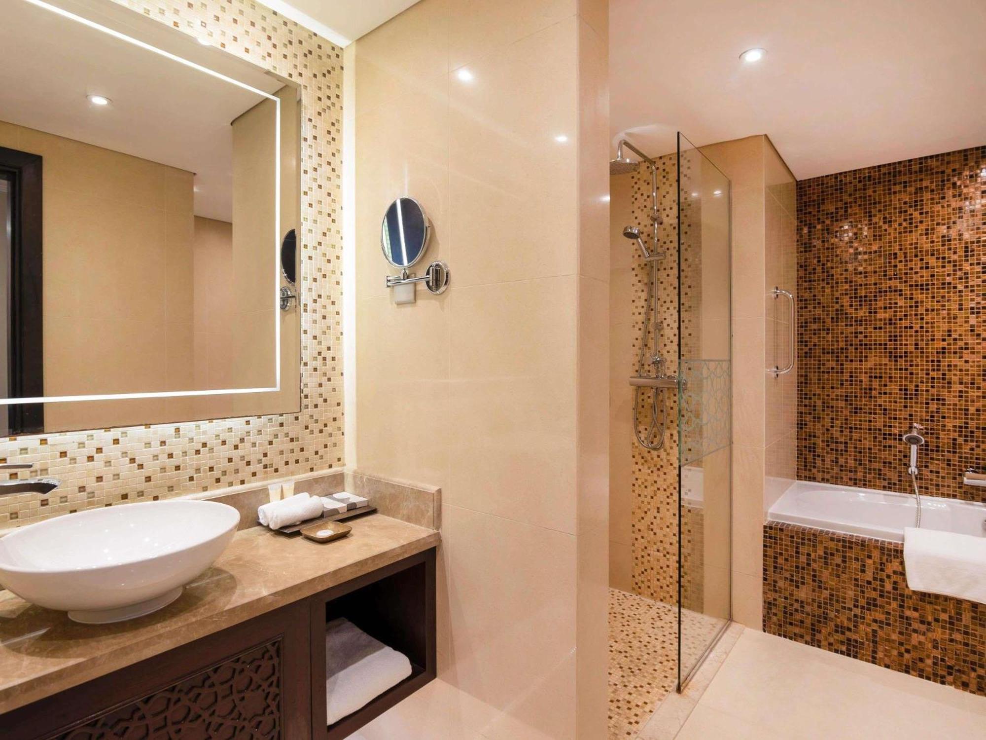One-Bedroom King Suite