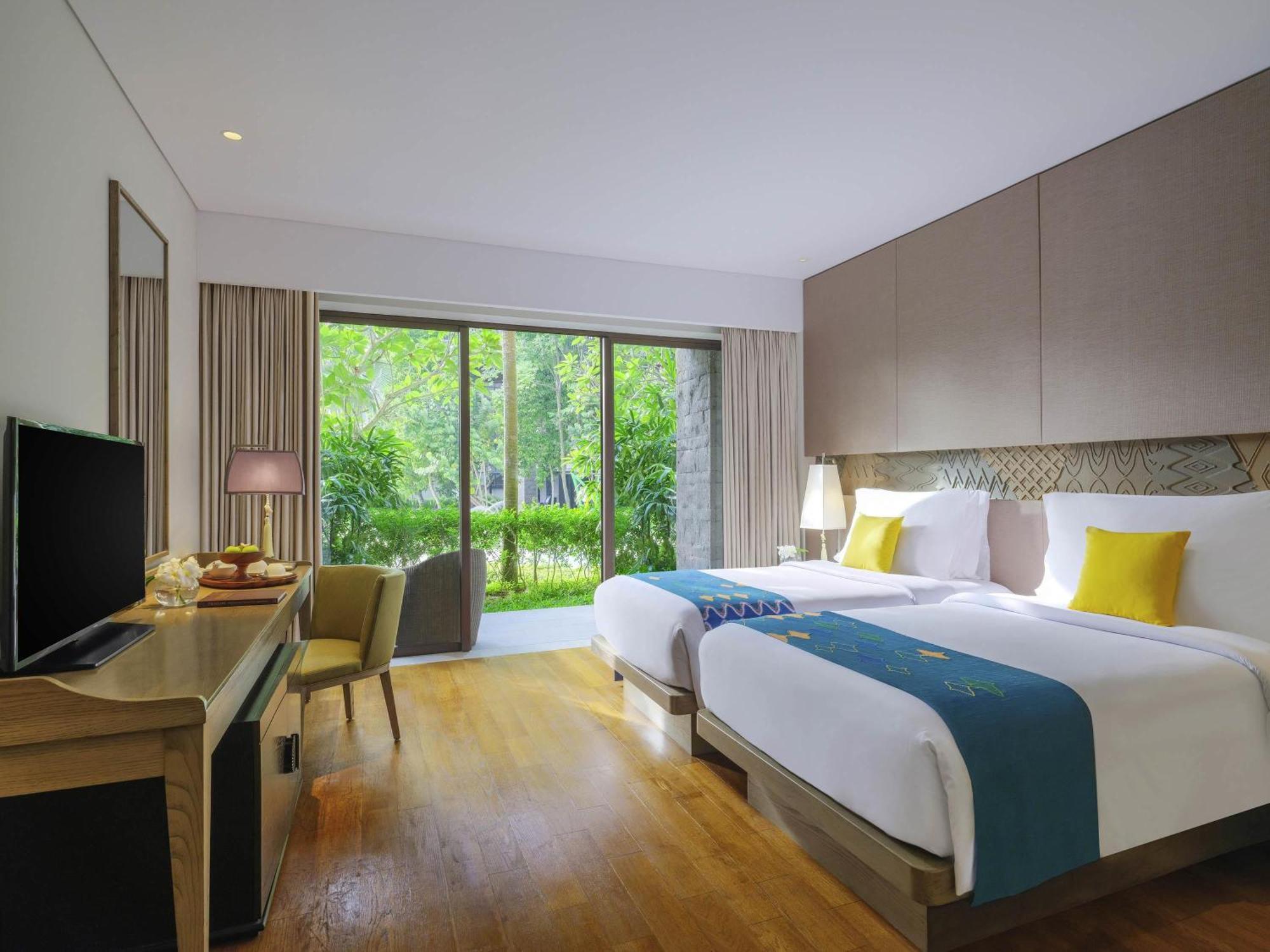 Classic Twin Room with Free Daily Chocolate Hours and Daily Resort Activities