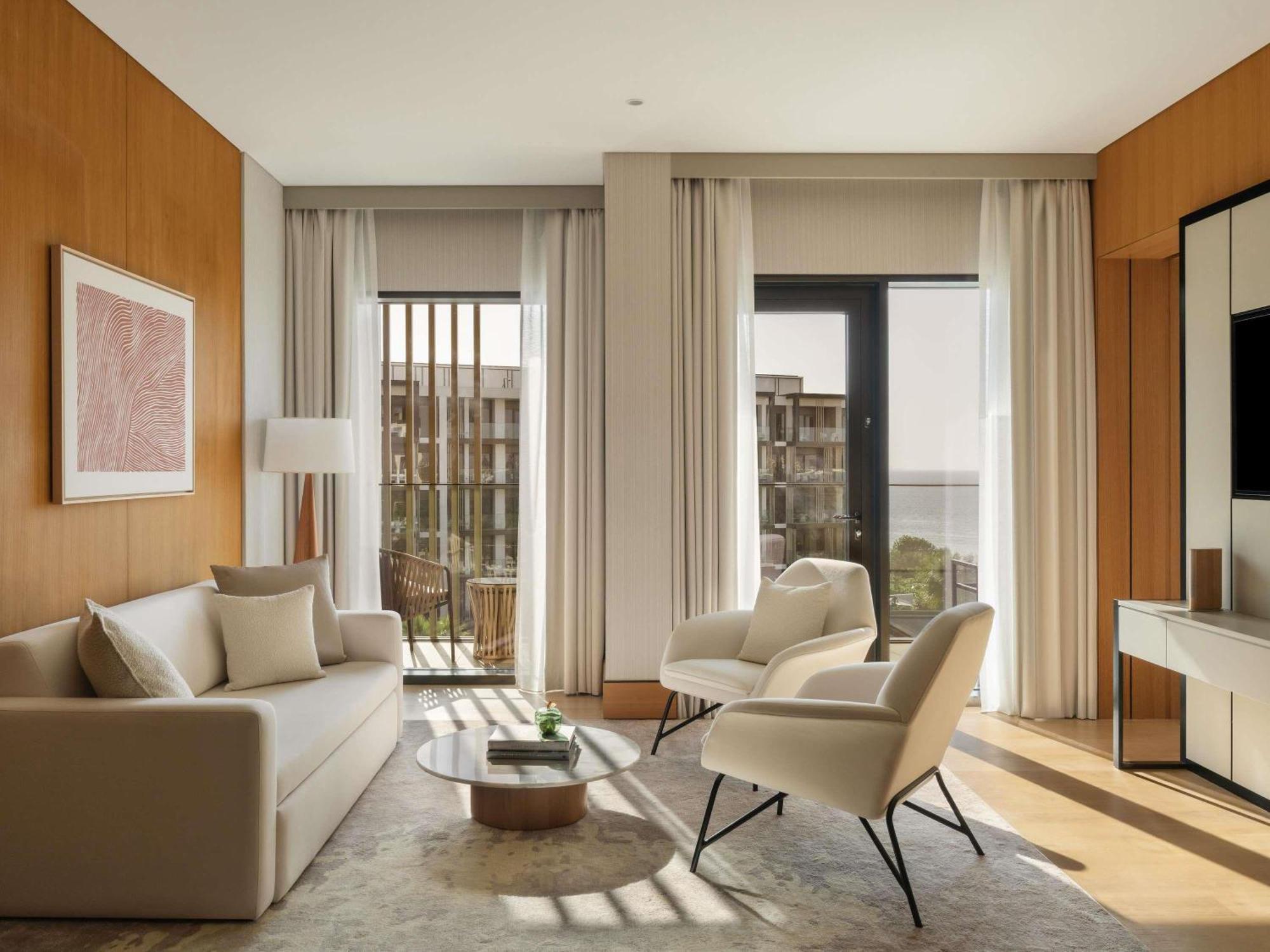 Midnight Dawn Suite Sea View Welcome amenity Daily pre drinks suite cocktail setup
