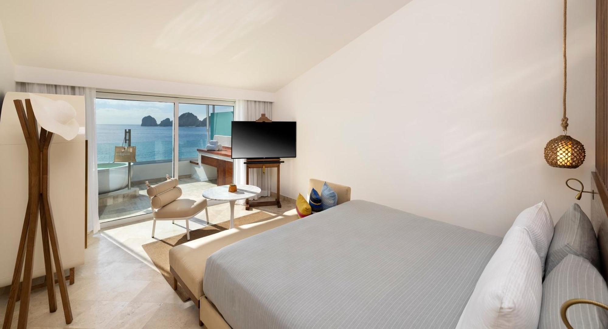Extra ME Junior Suite Beach Front Hot Tub