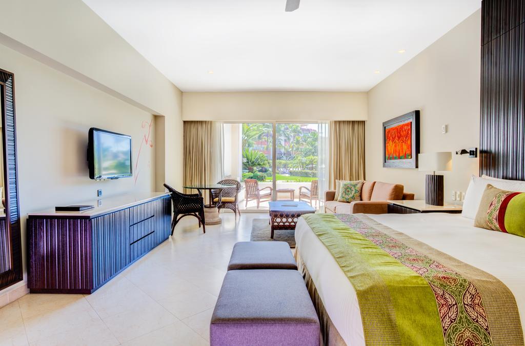 Master Suite Pool View,193500844:JPEG