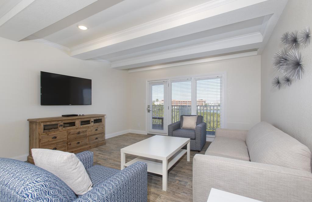 One-Bedroom Suite,690247770:JPEG