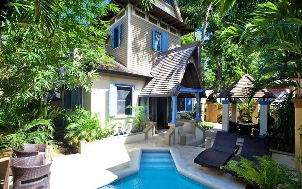 Breadfruit Villa with Garden View (2 Adults)