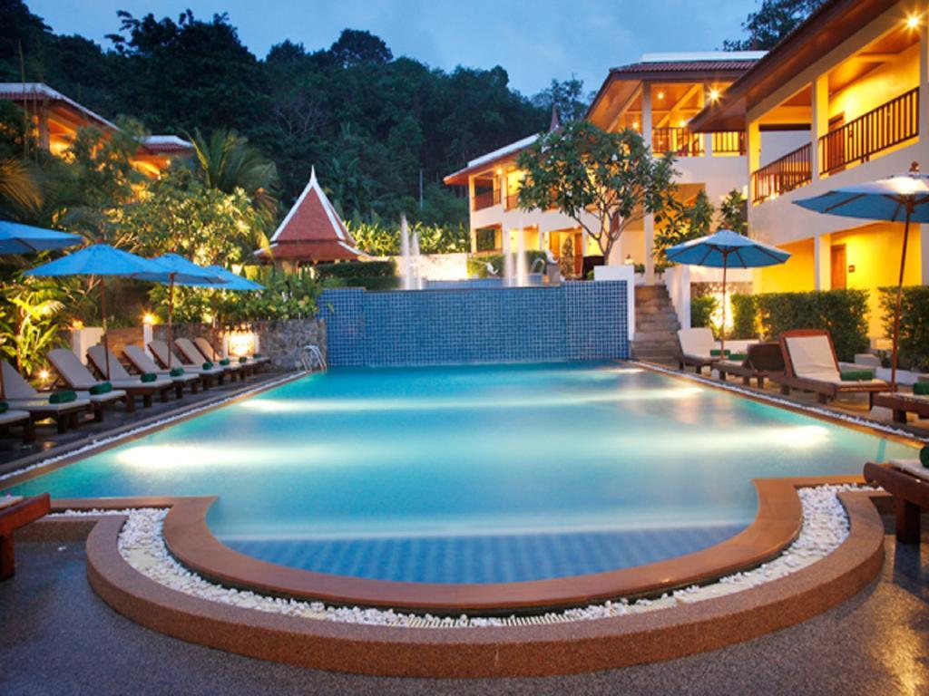 Deluxe Double or Twin Room with Pool Access